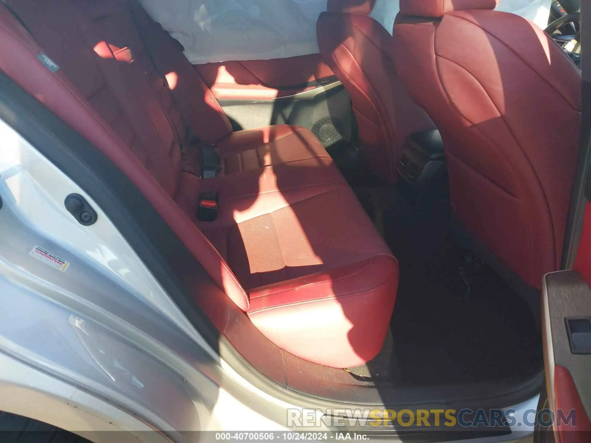 8 fotografías del automóvil dañado JTHBA1D24K5098462 LEXUS IS 300 2019