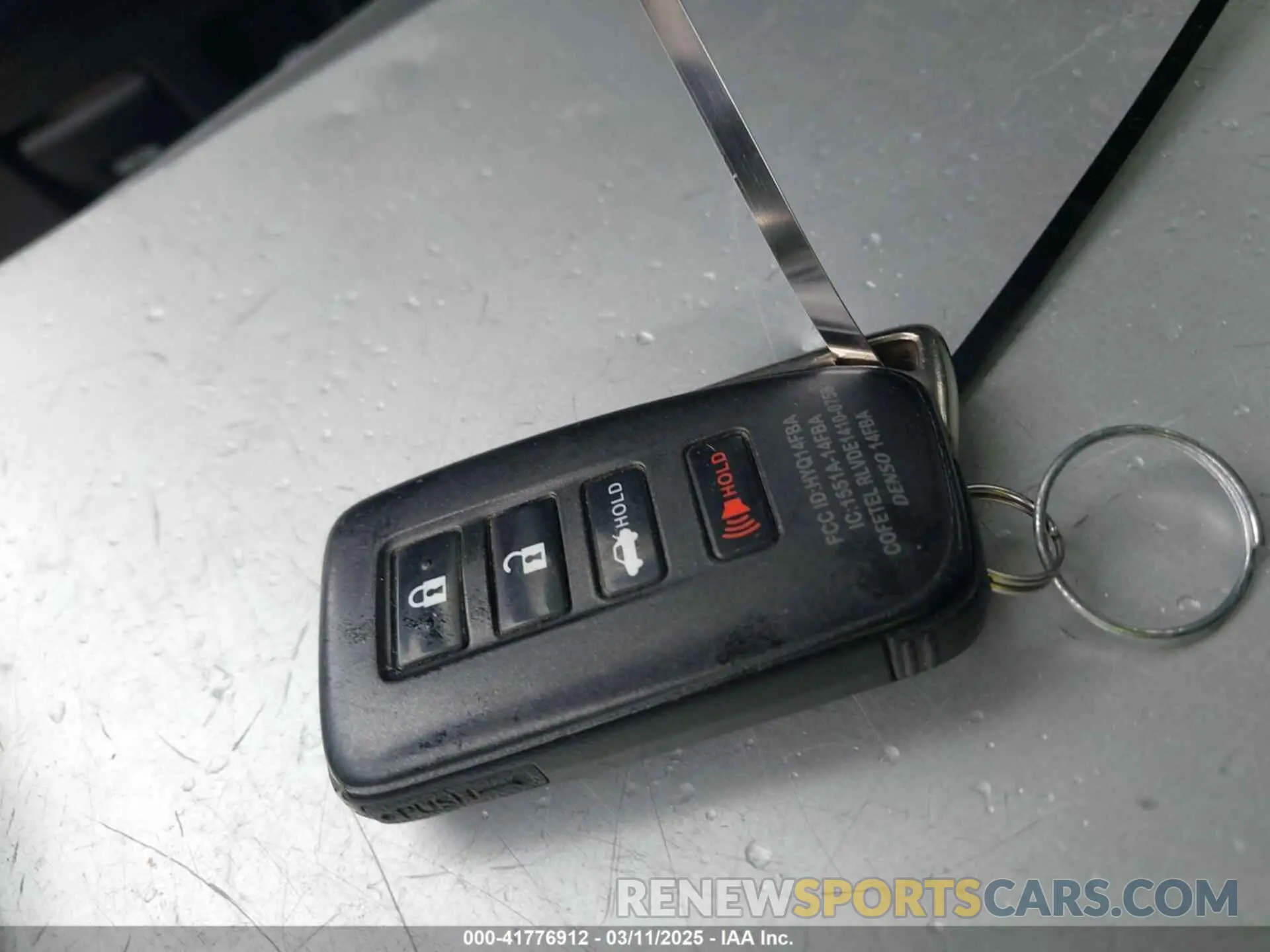 11 fotografías del automóvil dañado JTHBA1D25K5093447 LEXUS IS 300 2019