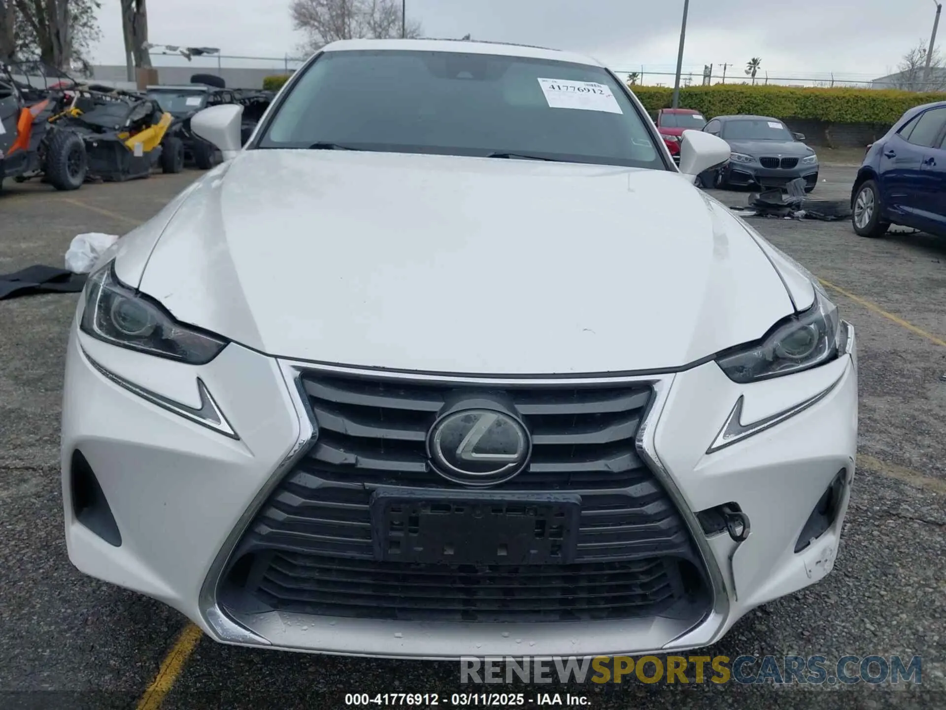 12 fotografías del automóvil dañado JTHBA1D25K5093447 LEXUS IS 300 2019