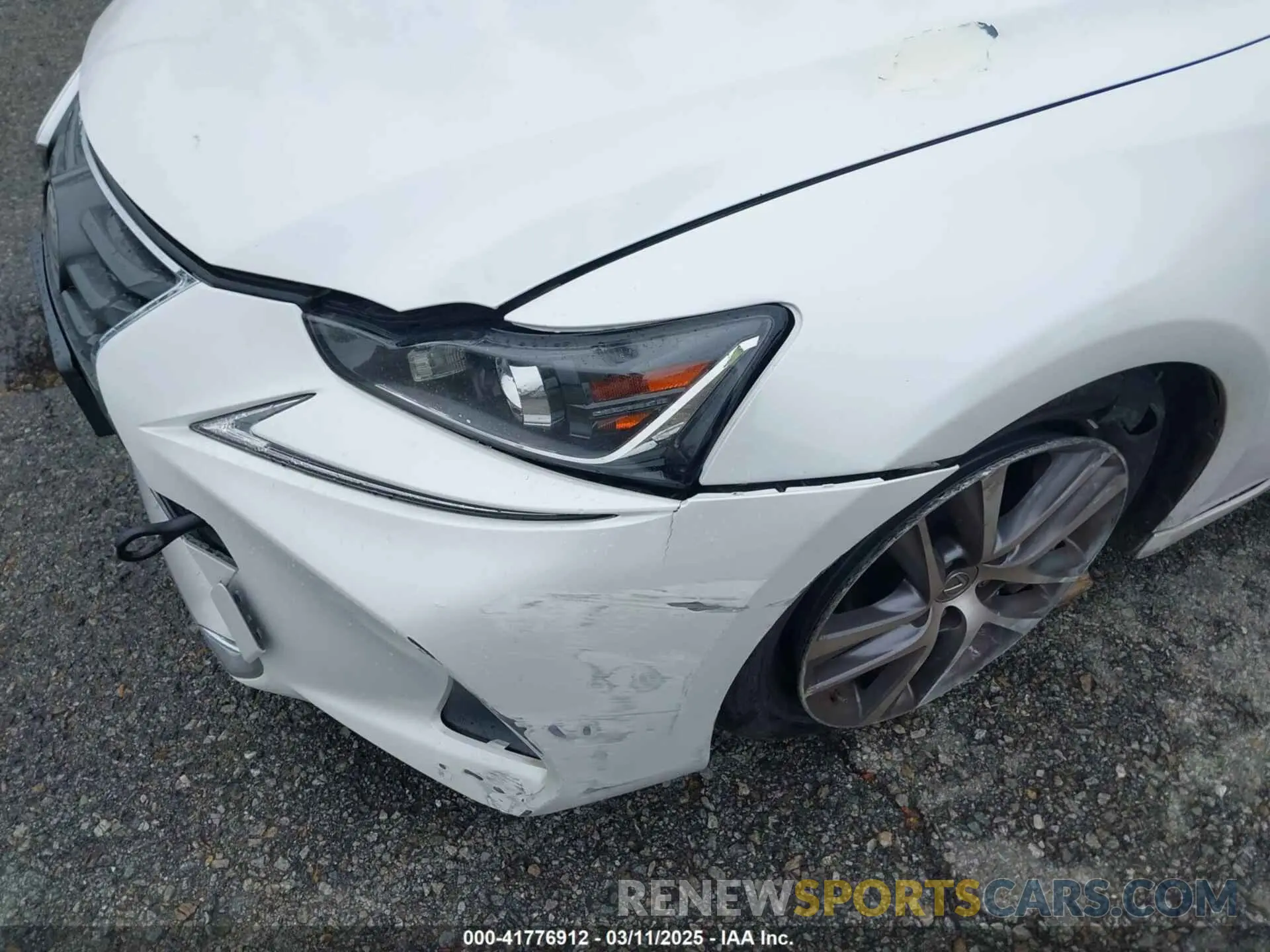 17 fotografías del automóvil dañado JTHBA1D25K5093447 LEXUS IS 300 2019