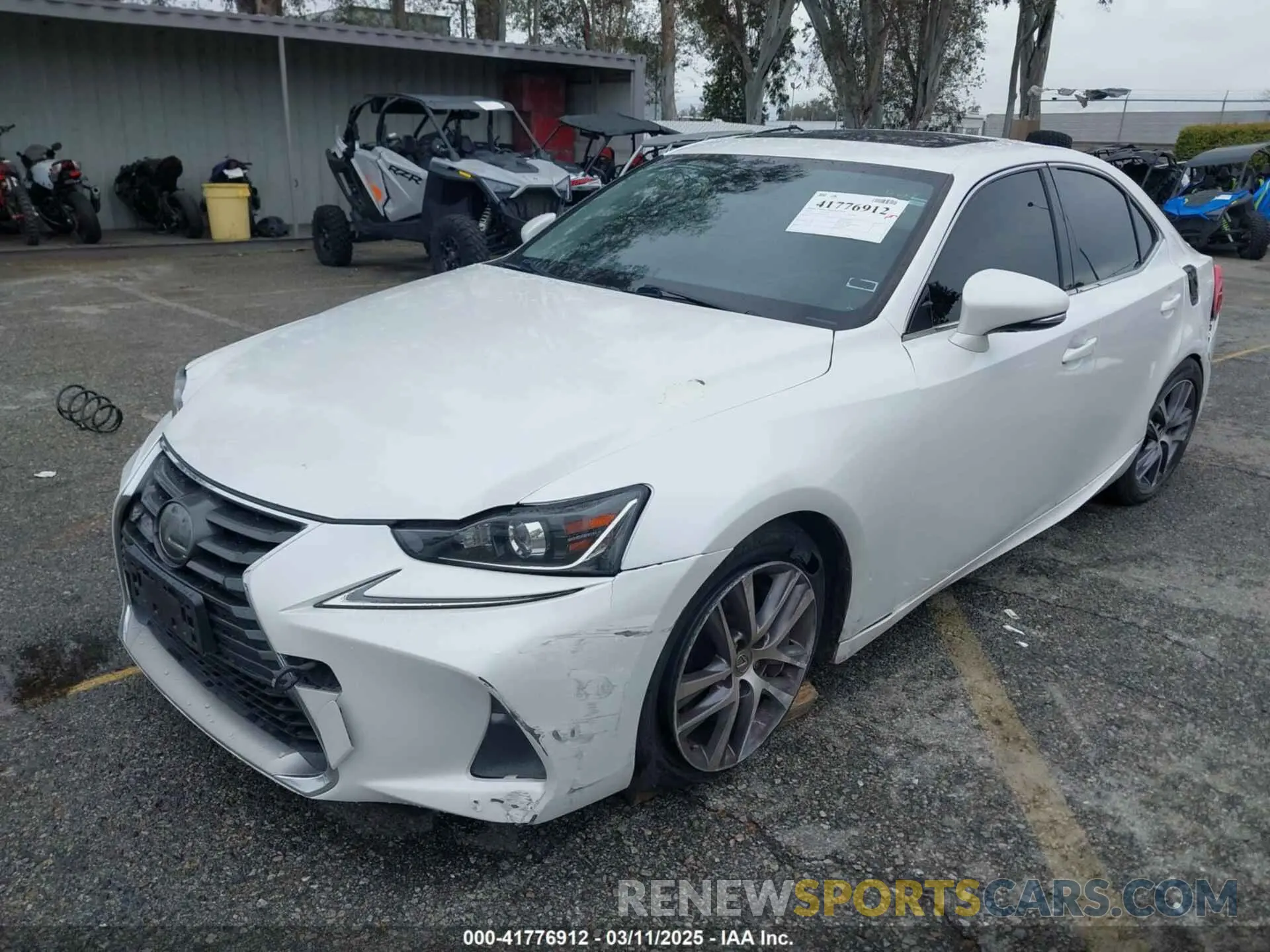 2 fotografías del automóvil dañado JTHBA1D25K5093447 LEXUS IS 300 2019
