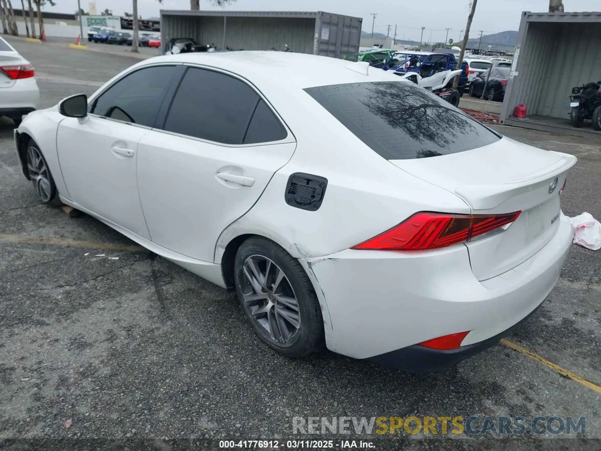 3 fotografías del automóvil dañado JTHBA1D25K5093447 LEXUS IS 300 2019