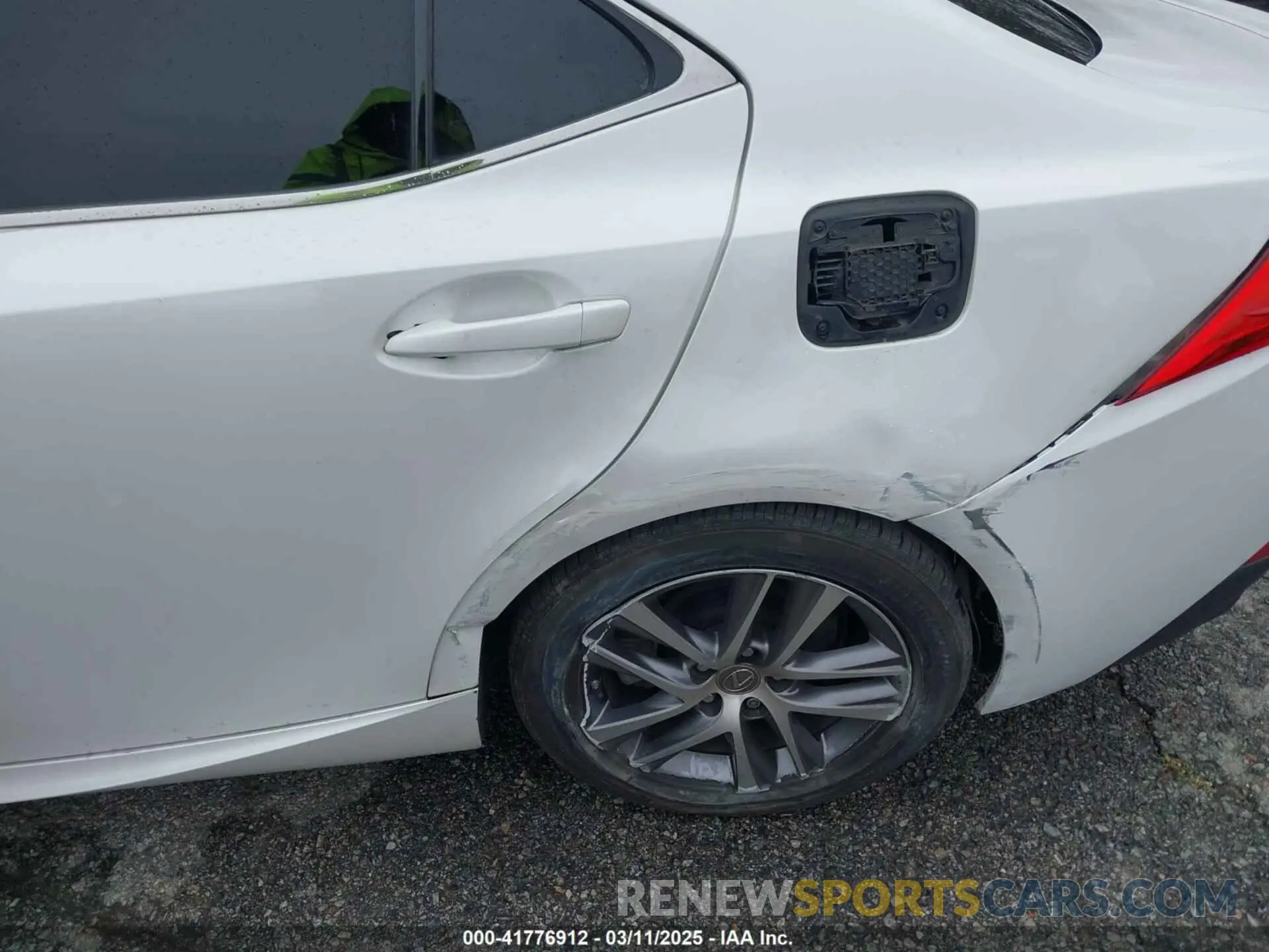6 fotografías del automóvil dañado JTHBA1D25K5093447 LEXUS IS 300 2019