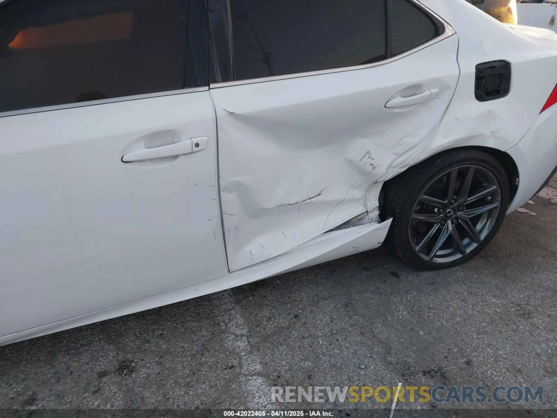 6 fotografías del automóvil dañado JTHBA1D25K5094680 LEXUS IS 300 2019
