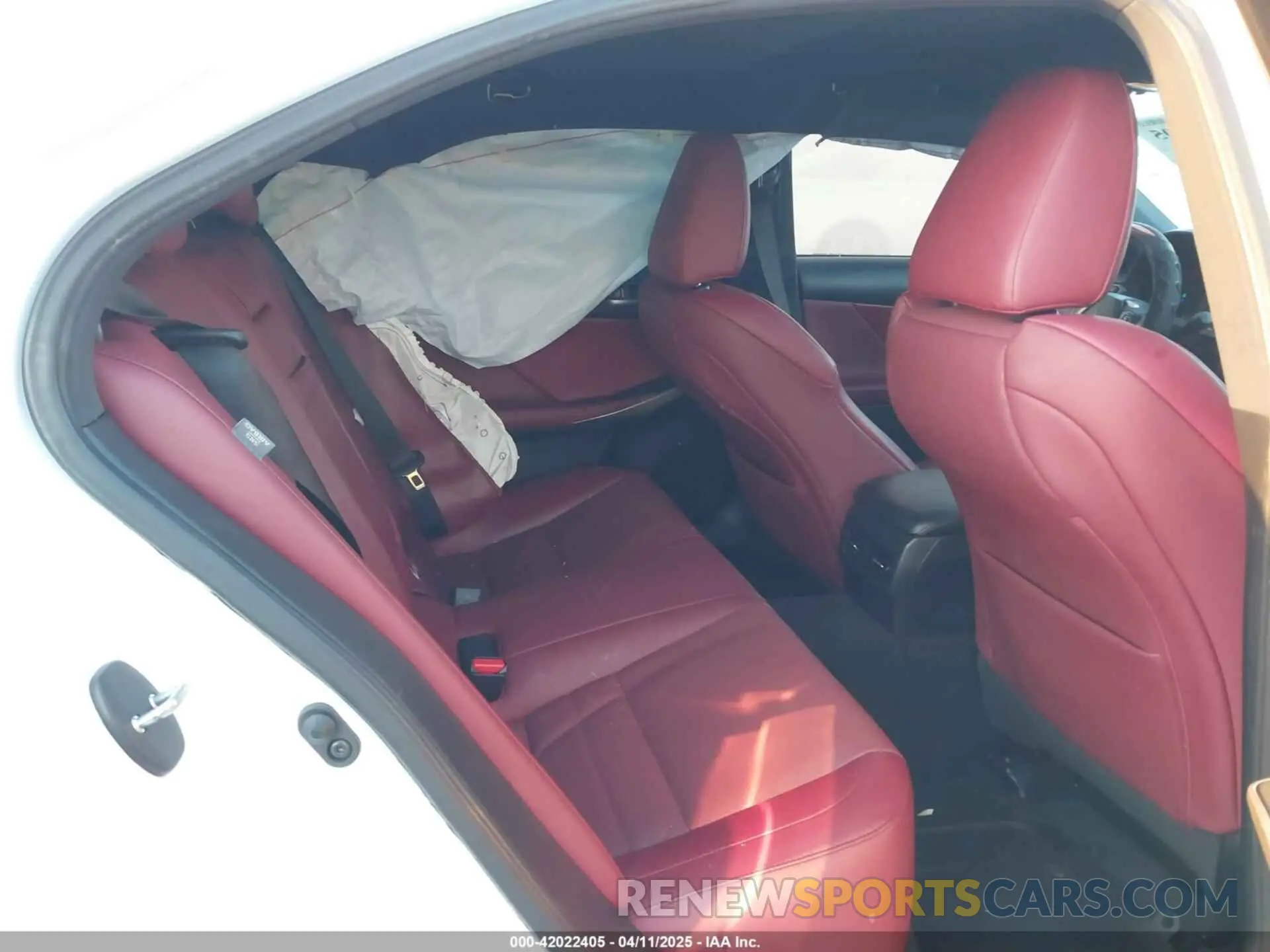8 fotografías del automóvil dañado JTHBA1D25K5094680 LEXUS IS 300 2019