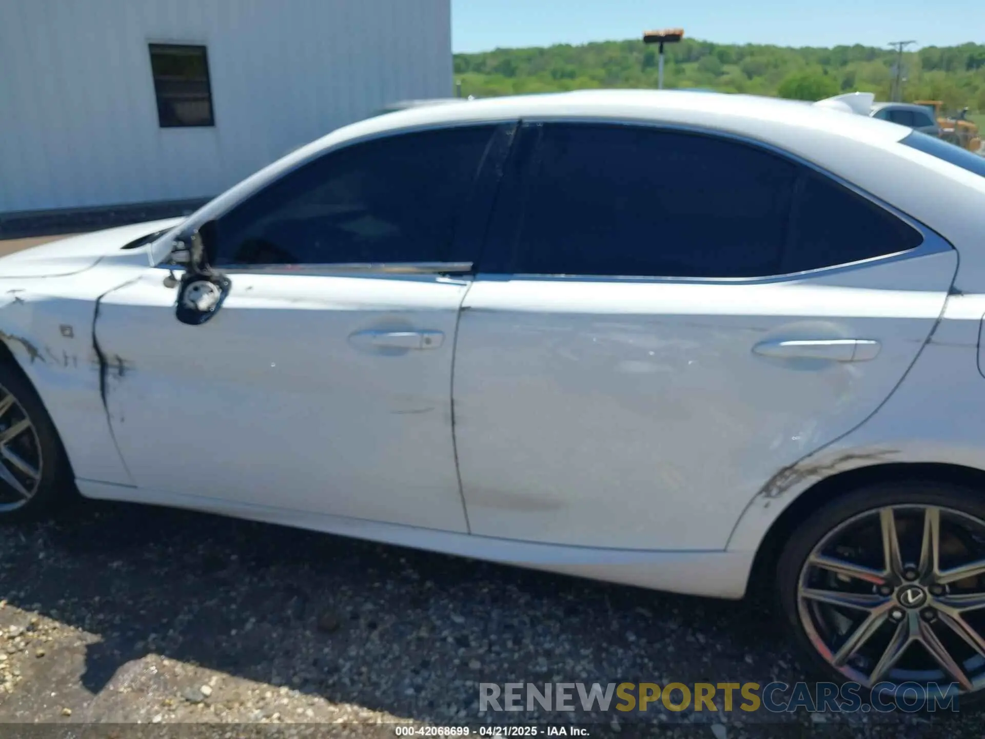 14 fotografías del automóvil dañado JTHBA1D26K5093781 LEXUS IS 300 2019