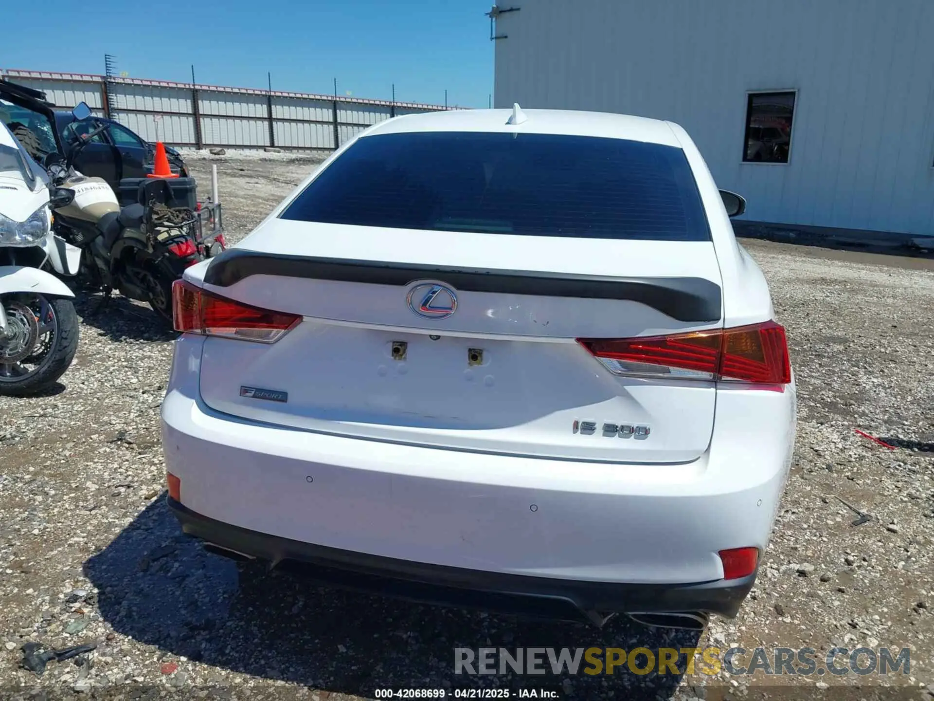 16 fotografías del automóvil dañado JTHBA1D26K5093781 LEXUS IS 300 2019