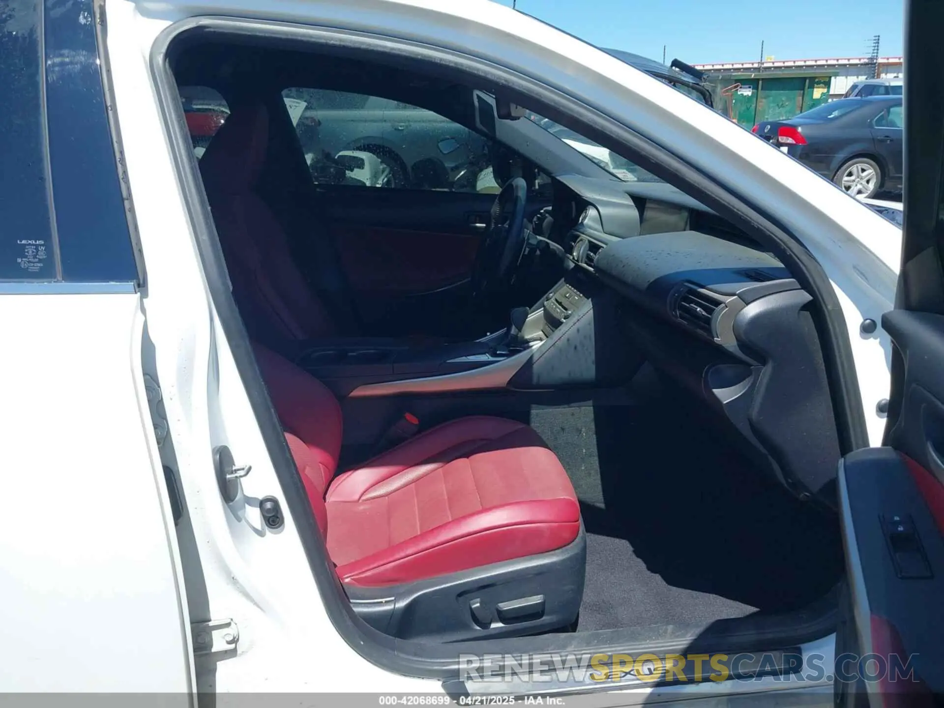 5 fotografías del automóvil dañado JTHBA1D26K5093781 LEXUS IS 300 2019