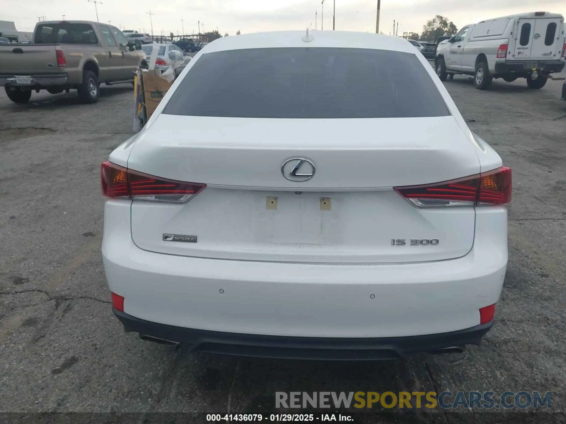 17 fotografías del automóvil dañado JTHBA1D28K5092728 LEXUS IS 300 2019