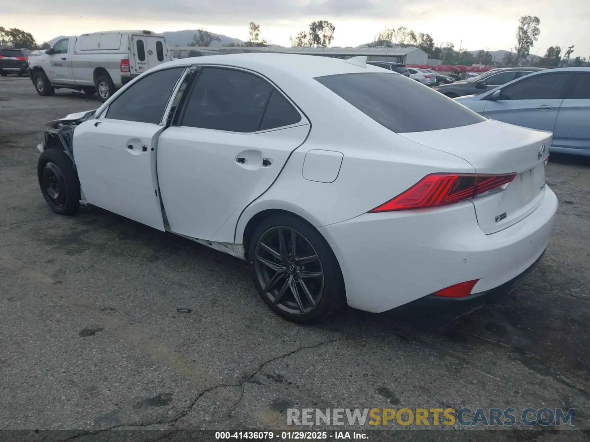 3 fotografías del automóvil dañado JTHBA1D28K5092728 LEXUS IS 300 2019
