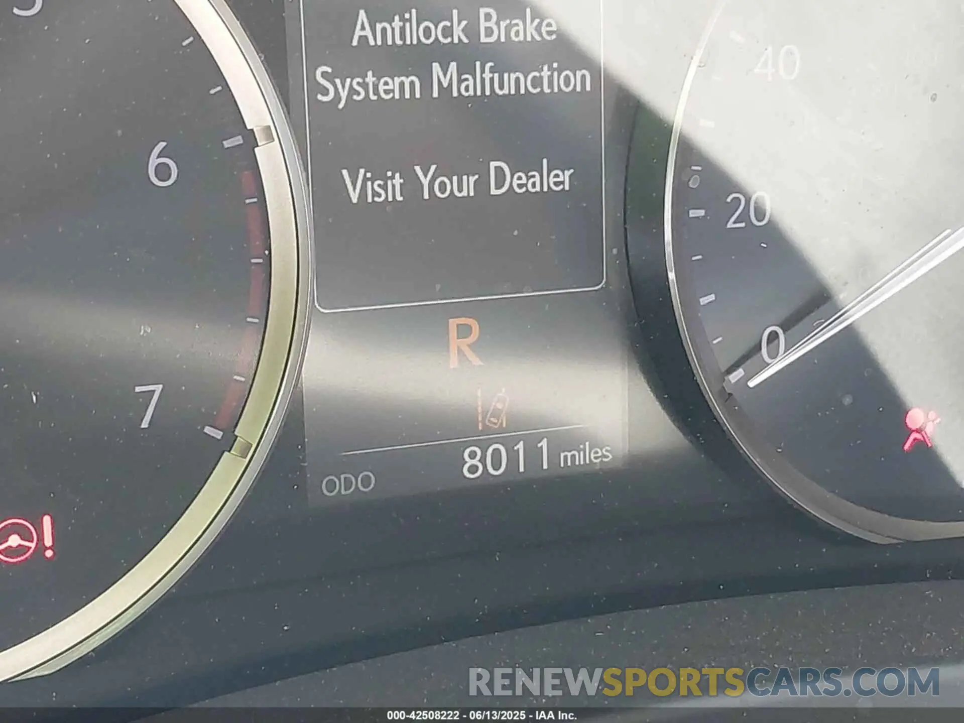 14 fotografías del automóvil dañado JTHBA1D29K5087411 LEXUS IS 300 2019