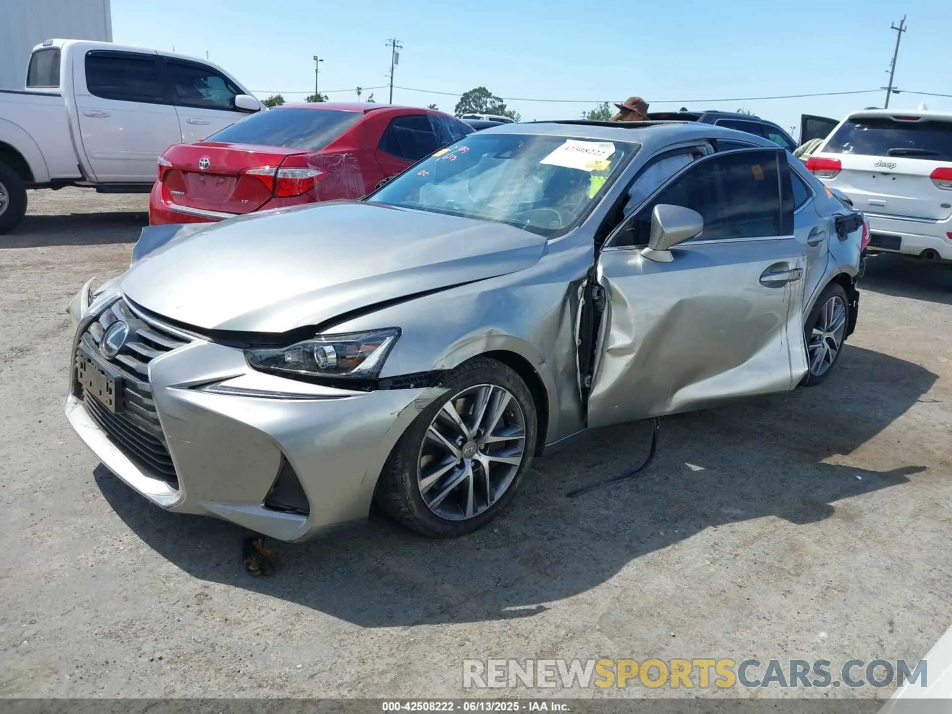 2 fotografías del automóvil dañado JTHBA1D29K5087411 LEXUS IS 300 2019