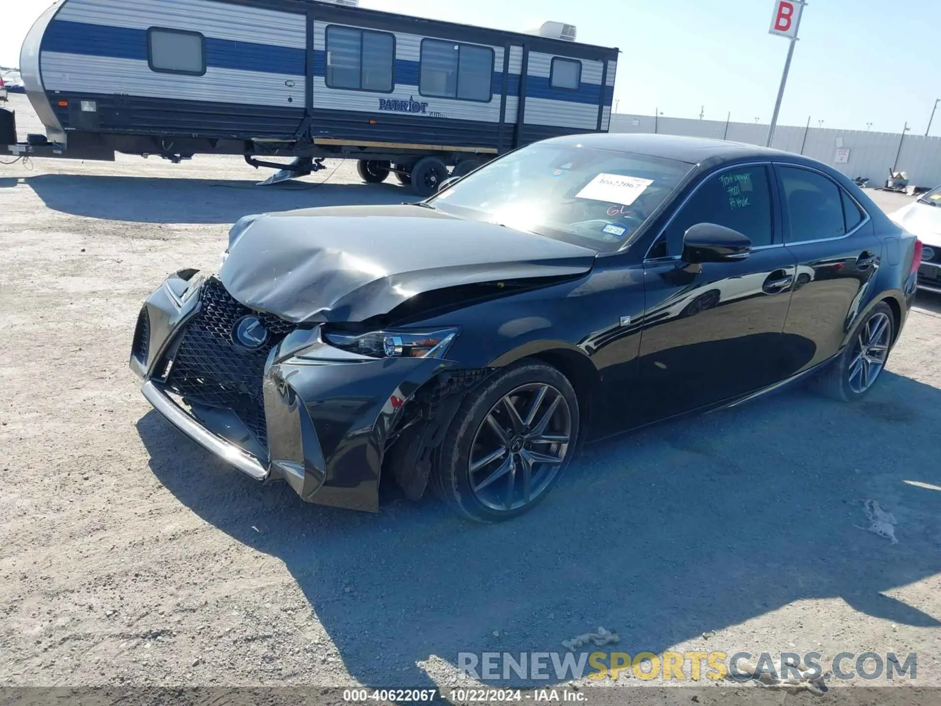 2 fotografías del automóvil dañado JTHBA1D29K5092043 LEXUS IS 300 2019