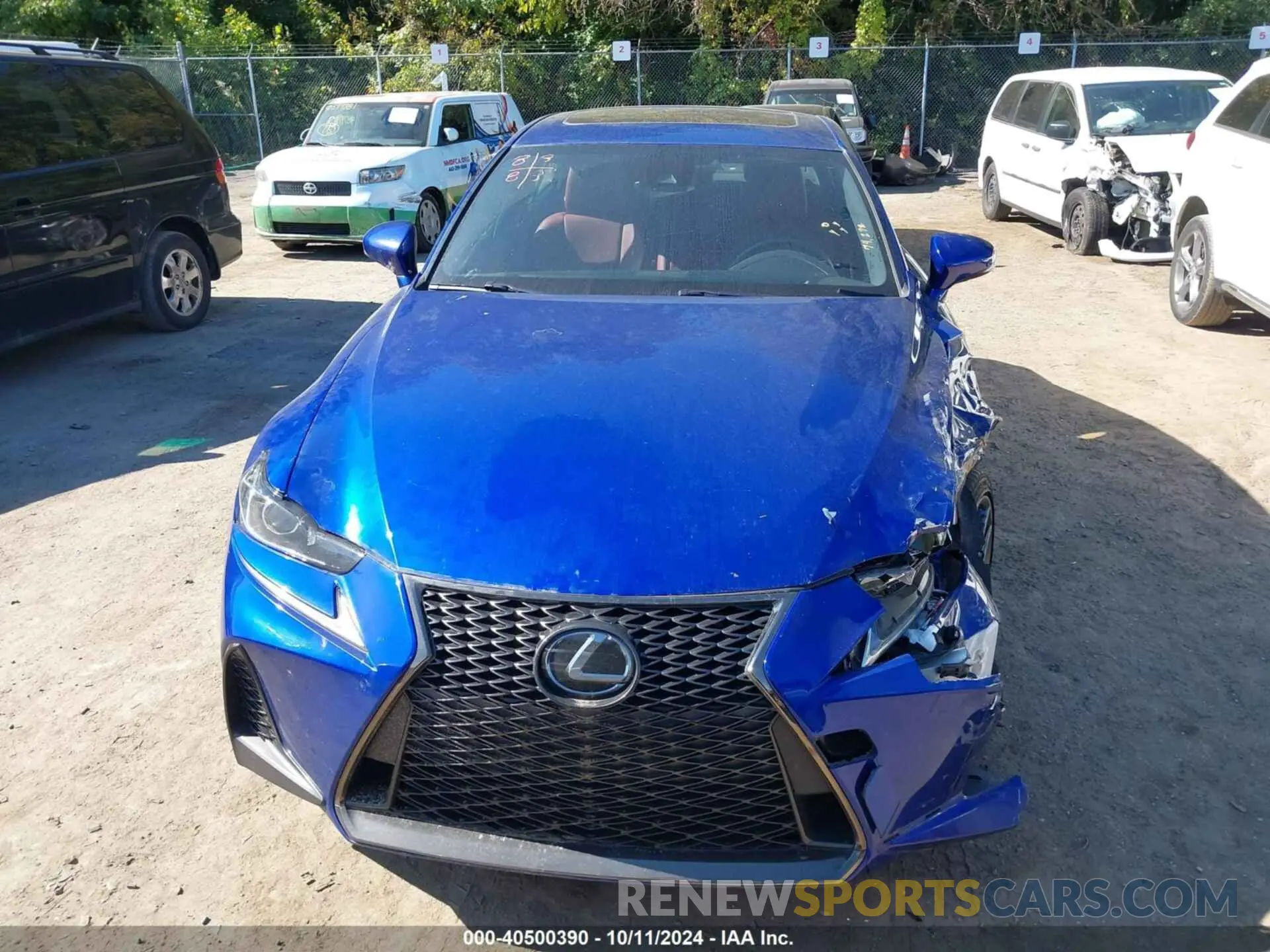12 fotografías del automóvil dañado JTHC81D21K5035982 LEXUS IS 300 2019