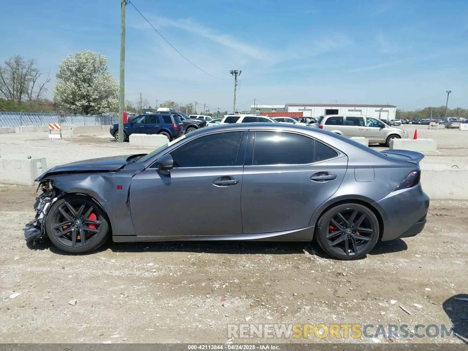 14 fotografías del automóvil dañado JTHC81D25K5034043 LEXUS IS 300 2019