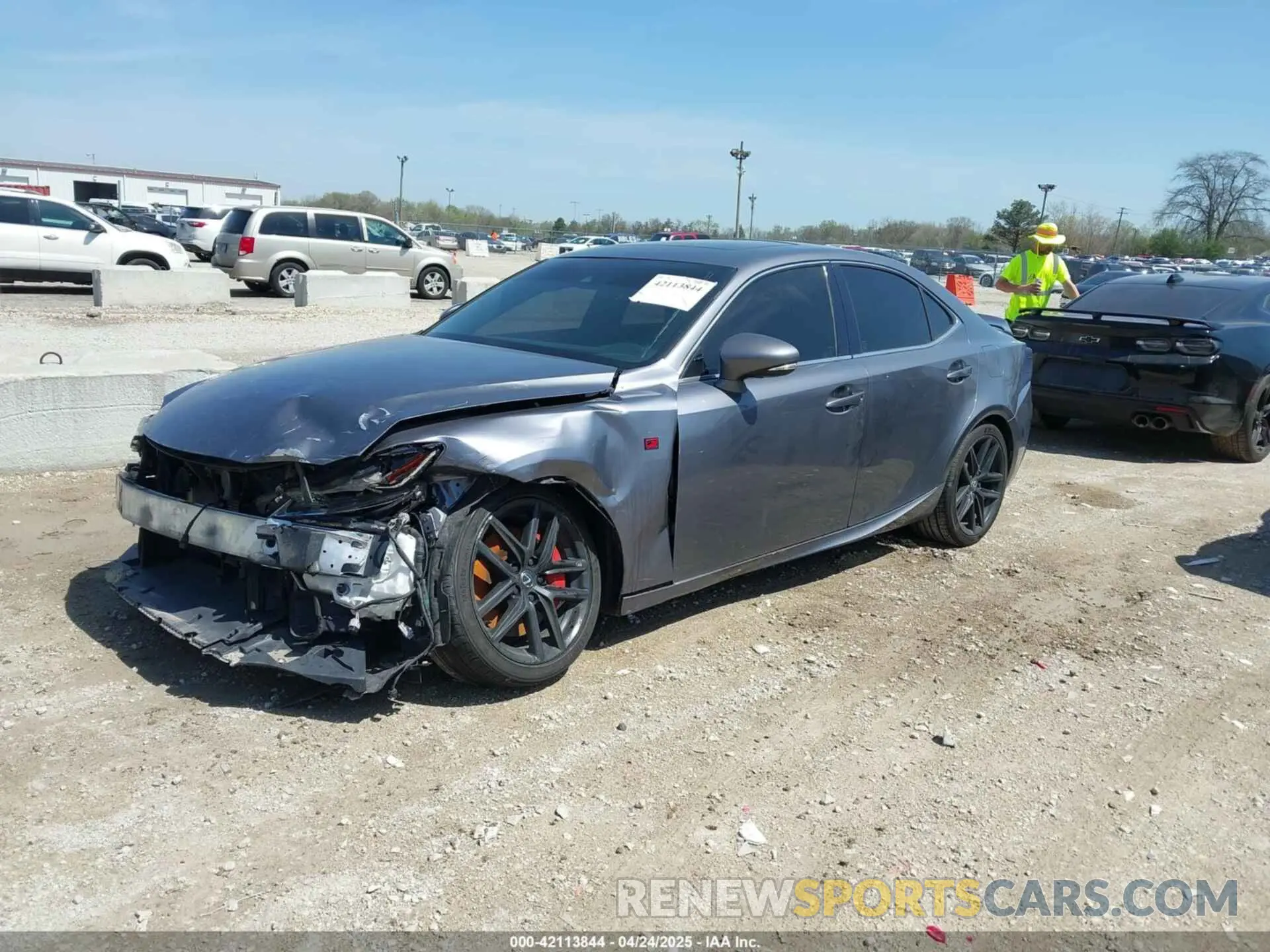 2 fotografías del automóvil dañado JTHC81D25K5034043 LEXUS IS 300 2019