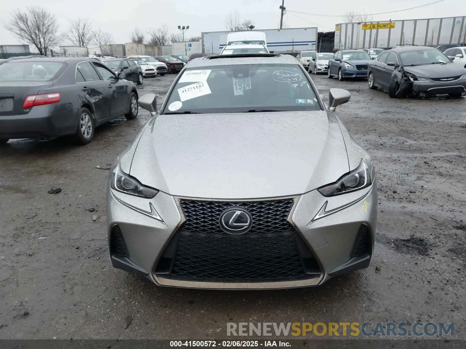 12 fotografías del automóvil dañado JTHC81D25K5036536 LEXUS IS 300 2019