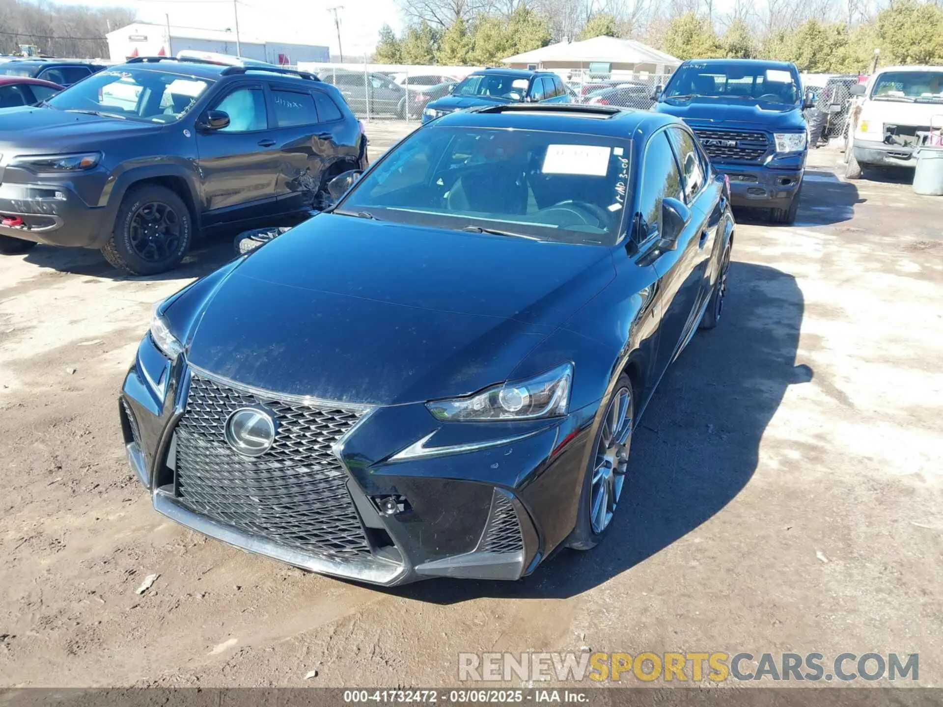 2 fotografías del automóvil dañado JTHC81D27K5035534 LEXUS IS 300 2019