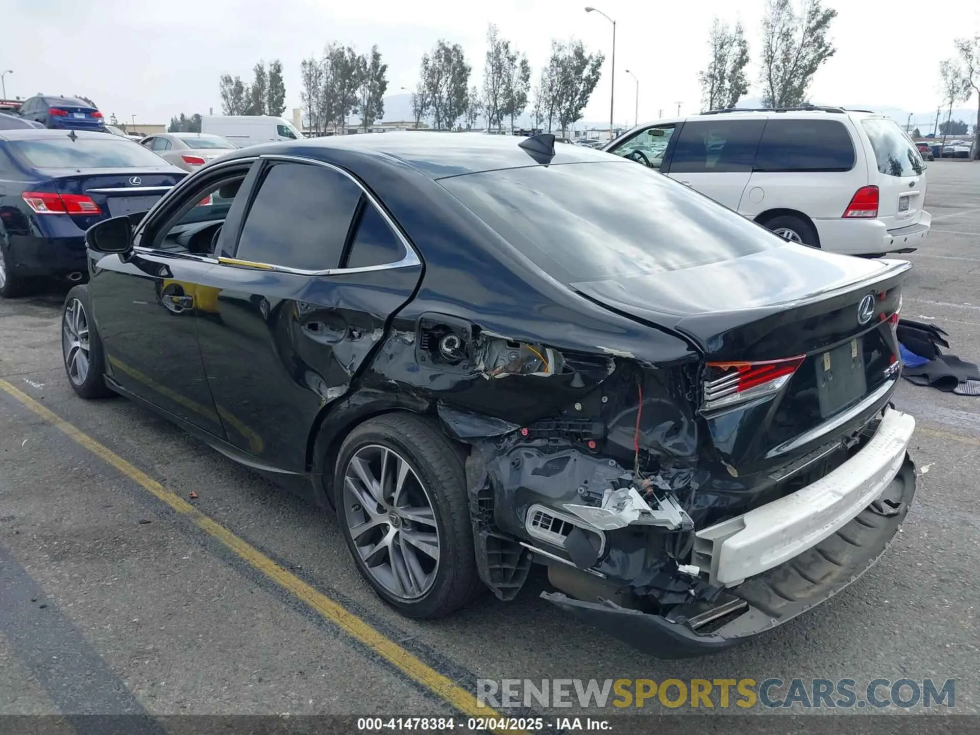 3 fotografías del automóvil dañado JTHAA1D26L5108194 LEXUS IS 300 2020