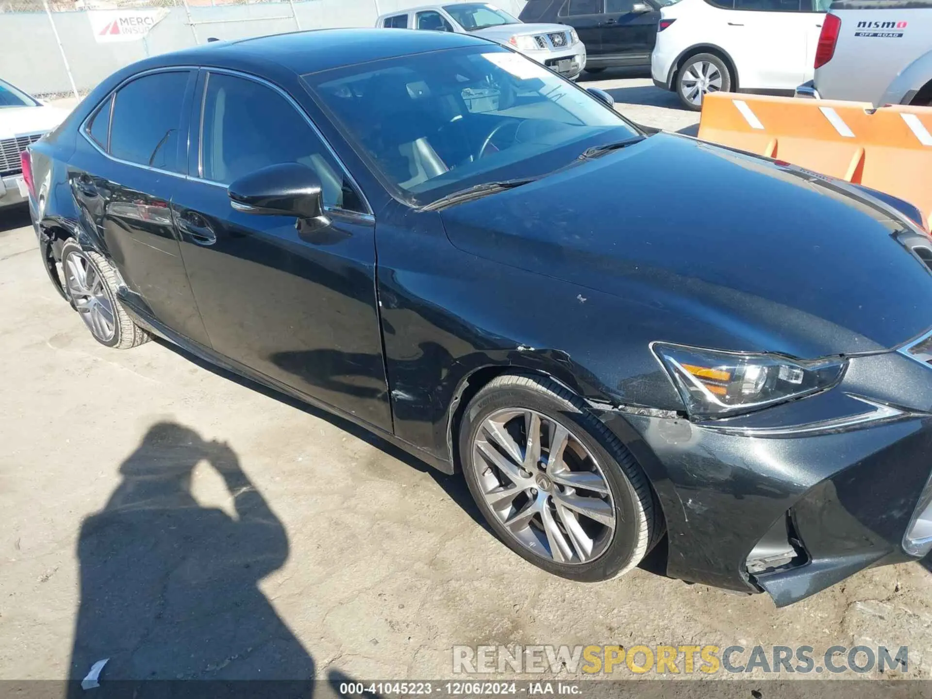 18 fotografías del automóvil dañado JTHAA1D26L5108860 LEXUS IS 300 2020