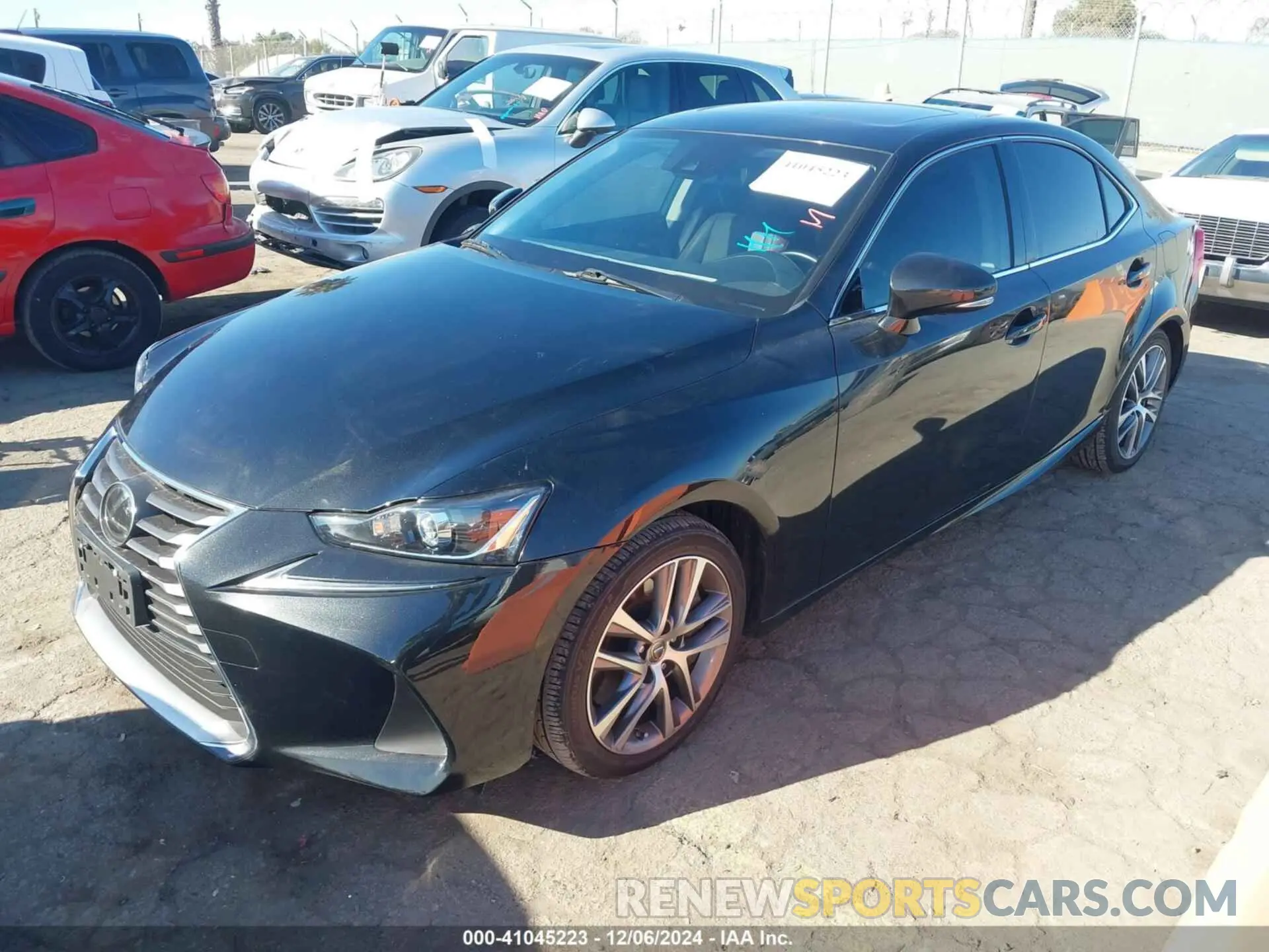 2 fotografías del automóvil dañado JTHAA1D26L5108860 LEXUS IS 300 2020
