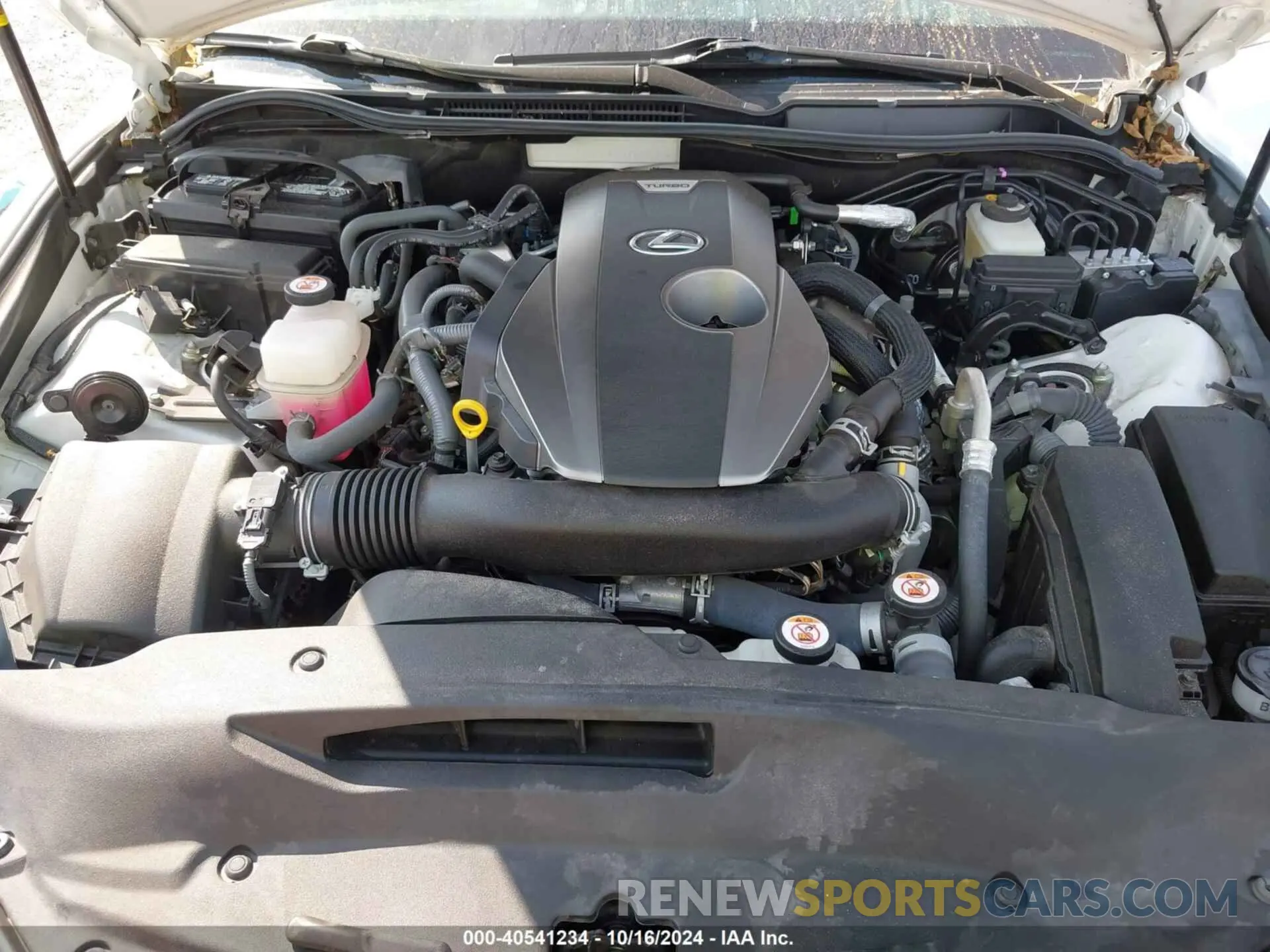 10 fotografías del automóvil dañado JTHAA1D28L5102767 LEXUS IS 300 2020