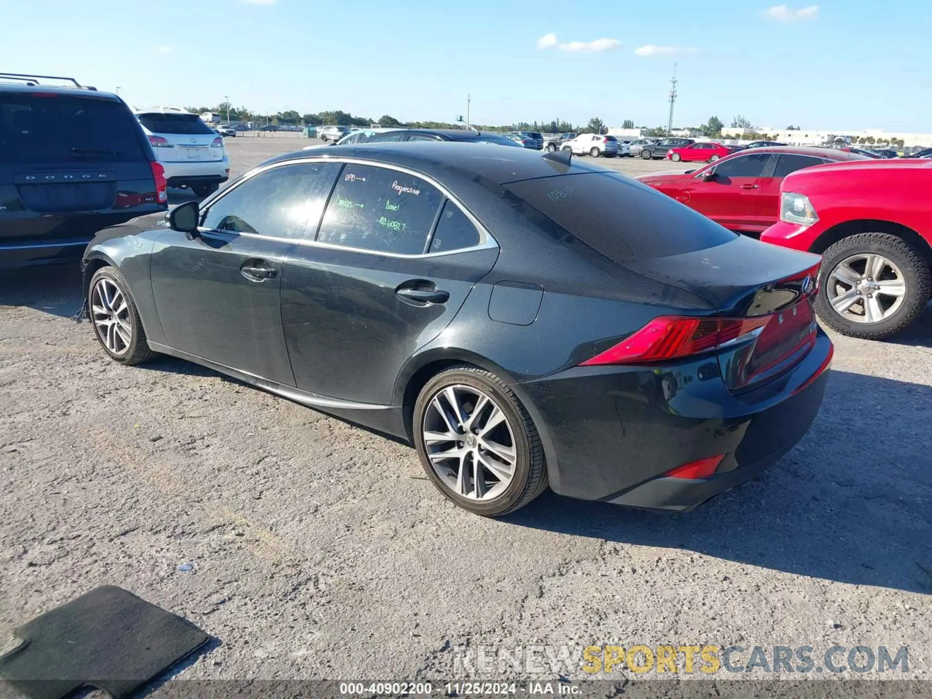 3 fotografías del automóvil dañado JTHAA1D29L5108397 LEXUS IS 300 2020