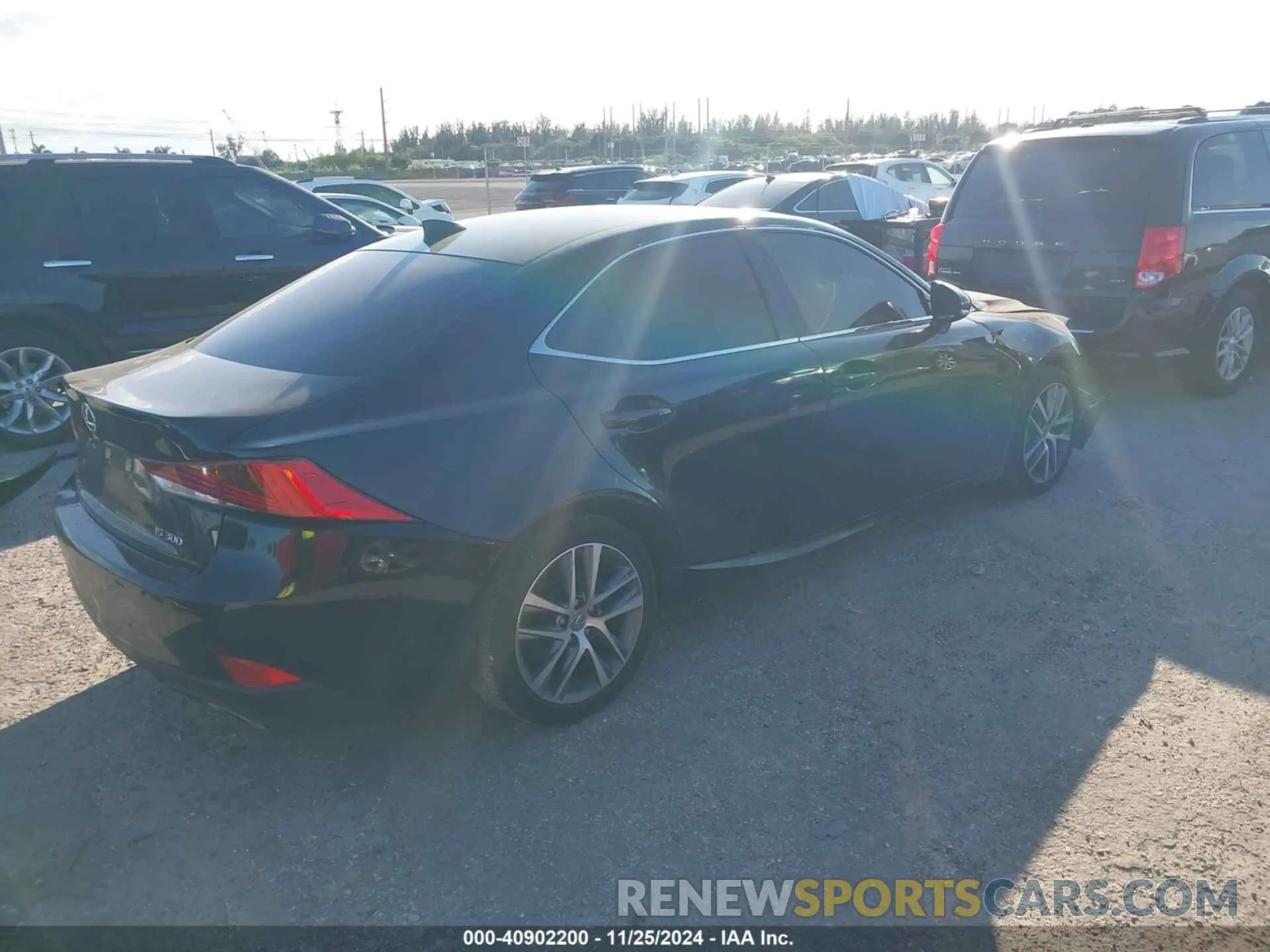 4 fotografías del automóvil dañado JTHAA1D29L5108397 LEXUS IS 300 2020