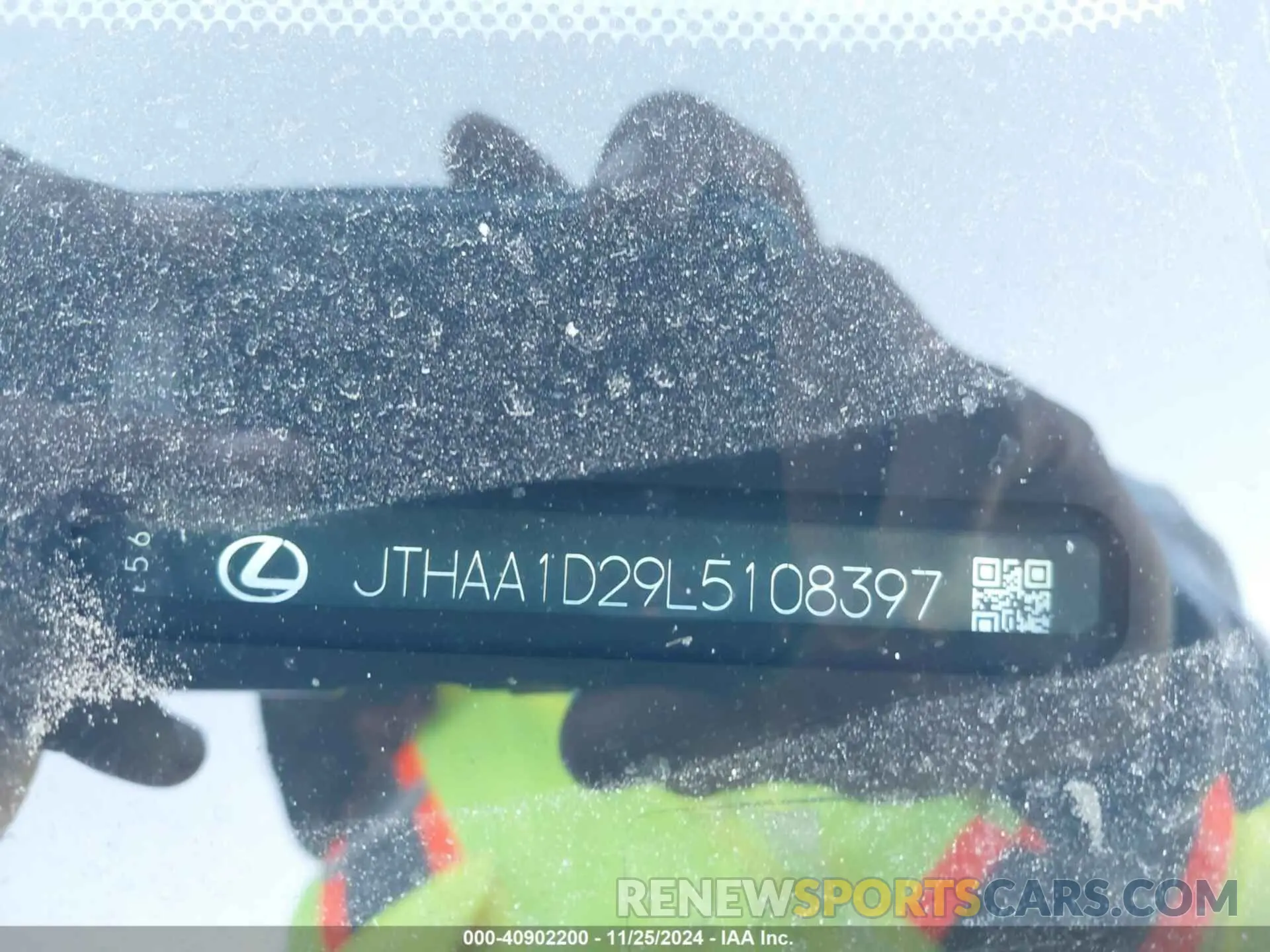 9 fotografías del automóvil dañado JTHAA1D29L5108397 LEXUS IS 300 2020