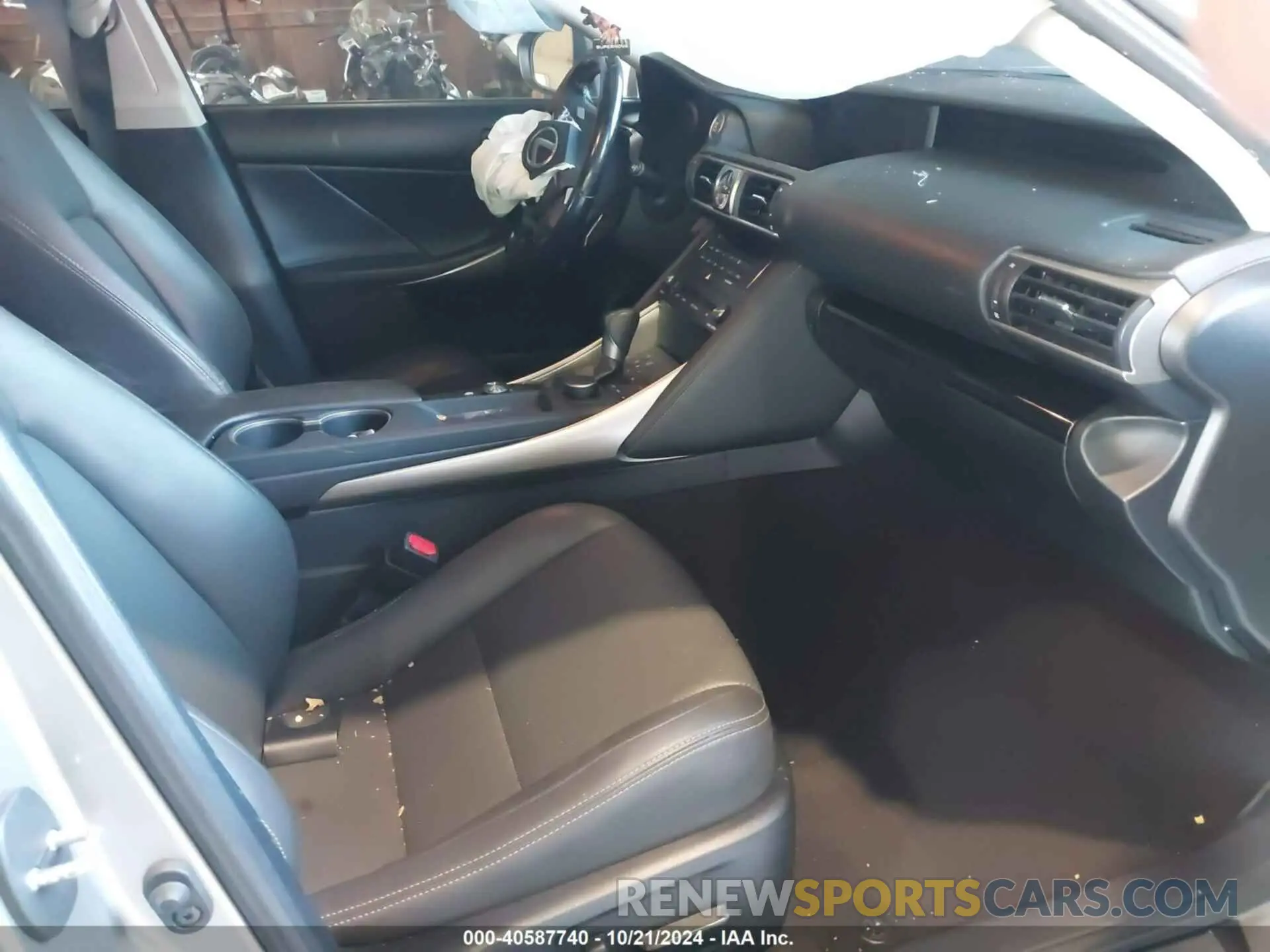 5 fotografías del automóvil dañado JTHD81F25L5042291 LEXUS IS 300 2020