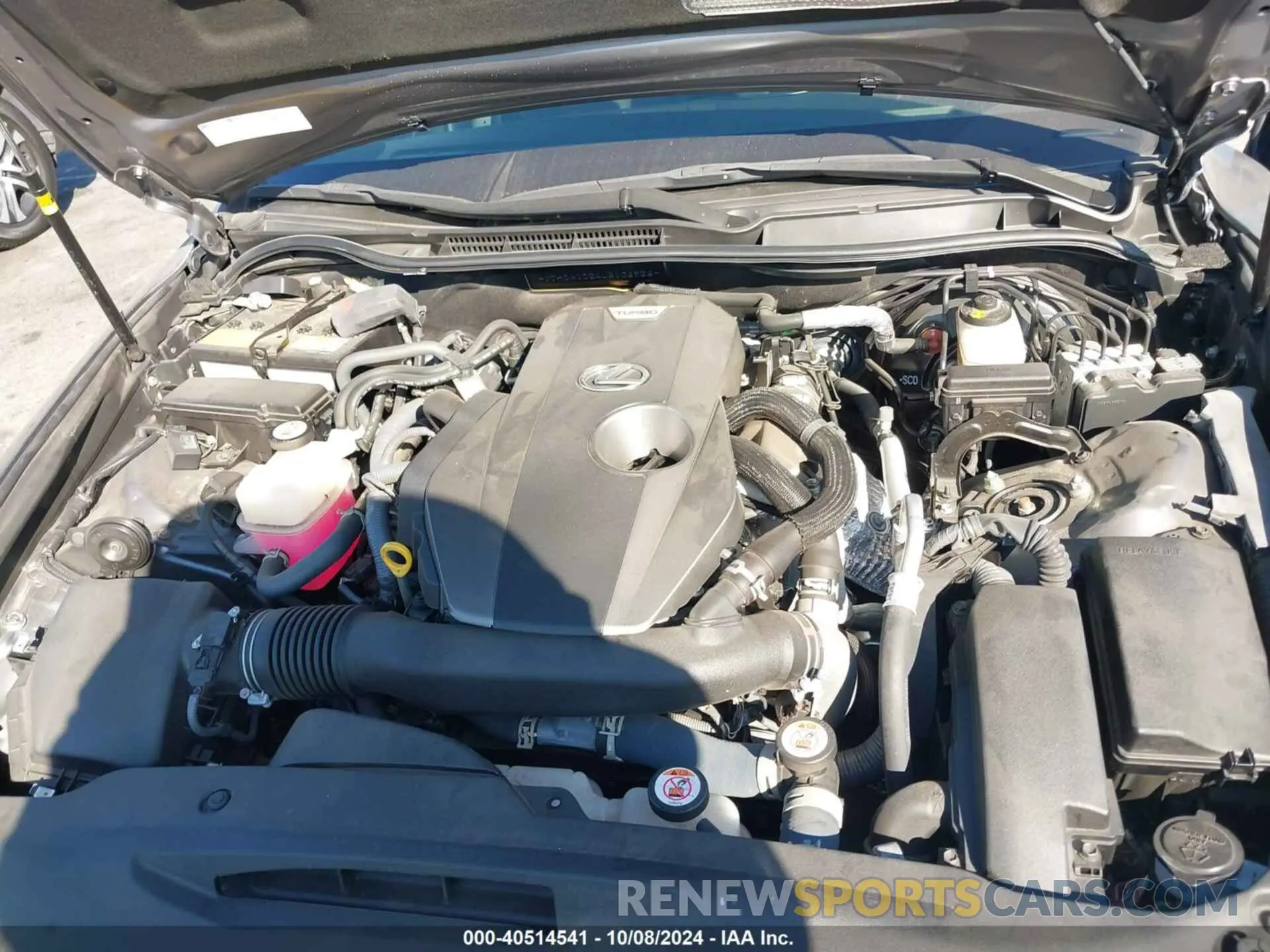 10 fotografías del automóvil dañado JTHDA1D24L5106926 LEXUS IS 300 2020