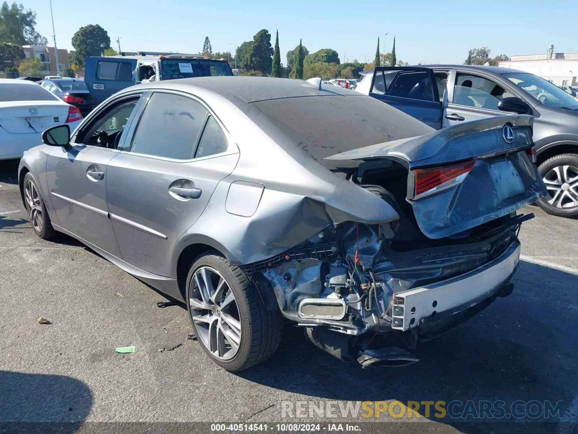 3 fotografías del automóvil dañado JTHDA1D24L5106926 LEXUS IS 300 2020