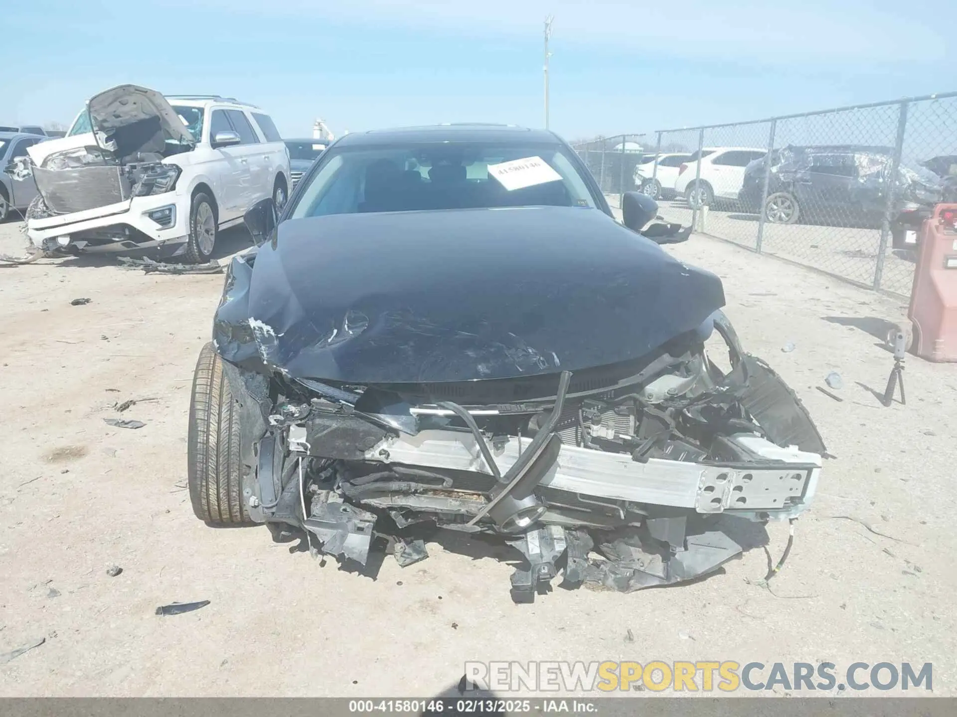 13 fotografías del automóvil dañado JTHDA1D29L5101656 LEXUS IS 300 2020