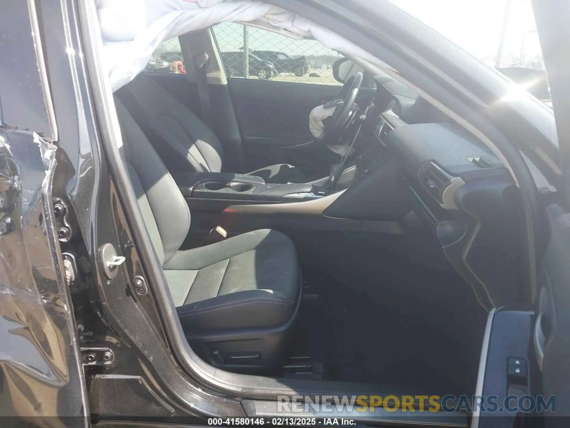 5 fotografías del automóvil dañado JTHDA1D29L5101656 LEXUS IS 300 2020