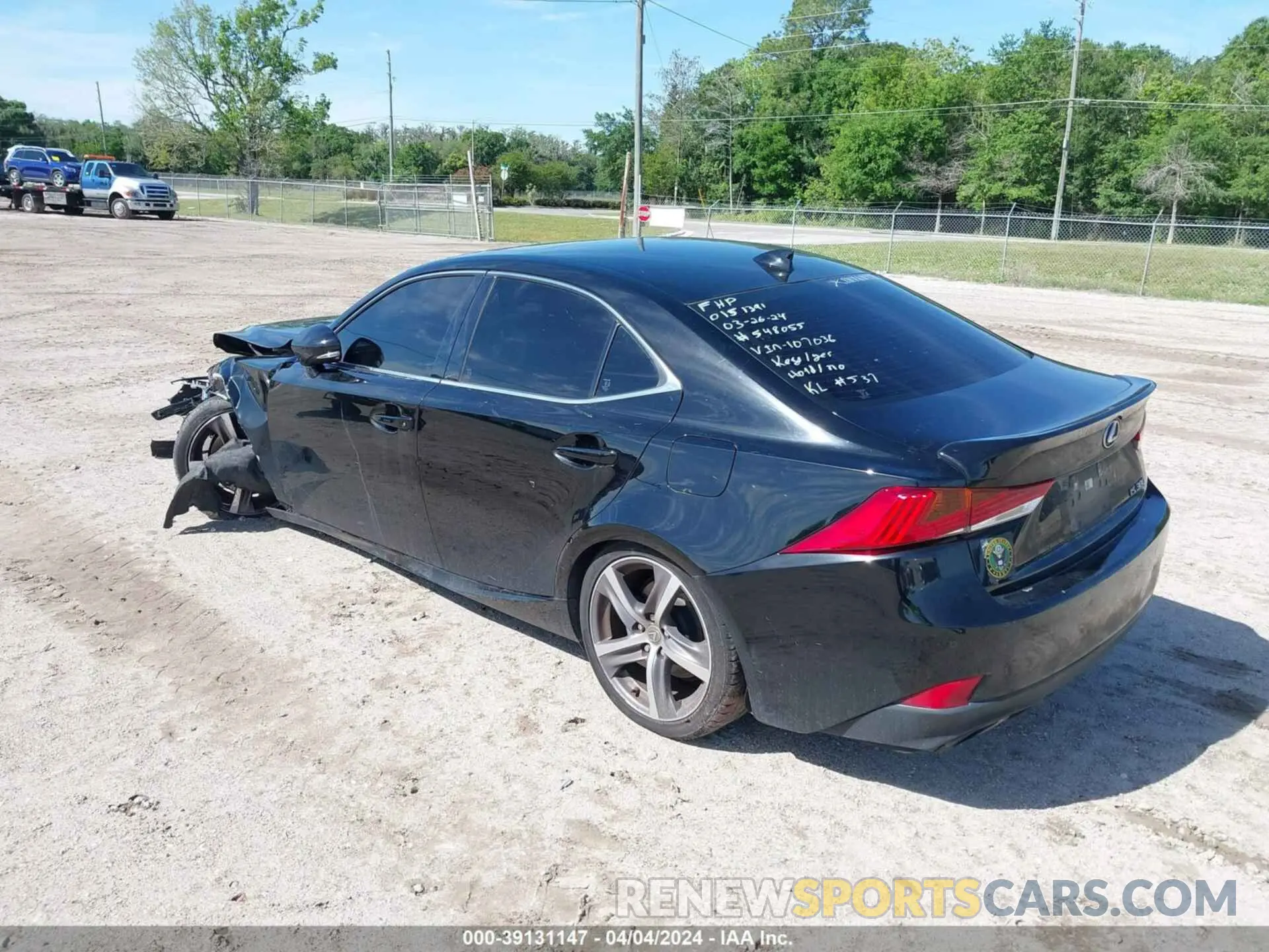 3 fotografías del automóvil dañado JTHDA1D29L5107036 LEXUS IS 300 2020