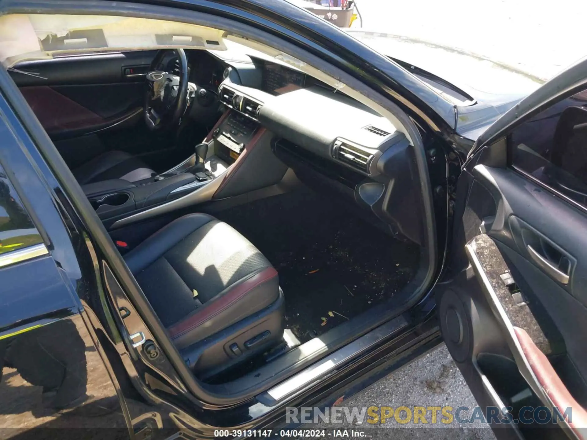 5 fotografías del automóvil dañado JTHDA1D29L5107036 LEXUS IS 300 2020