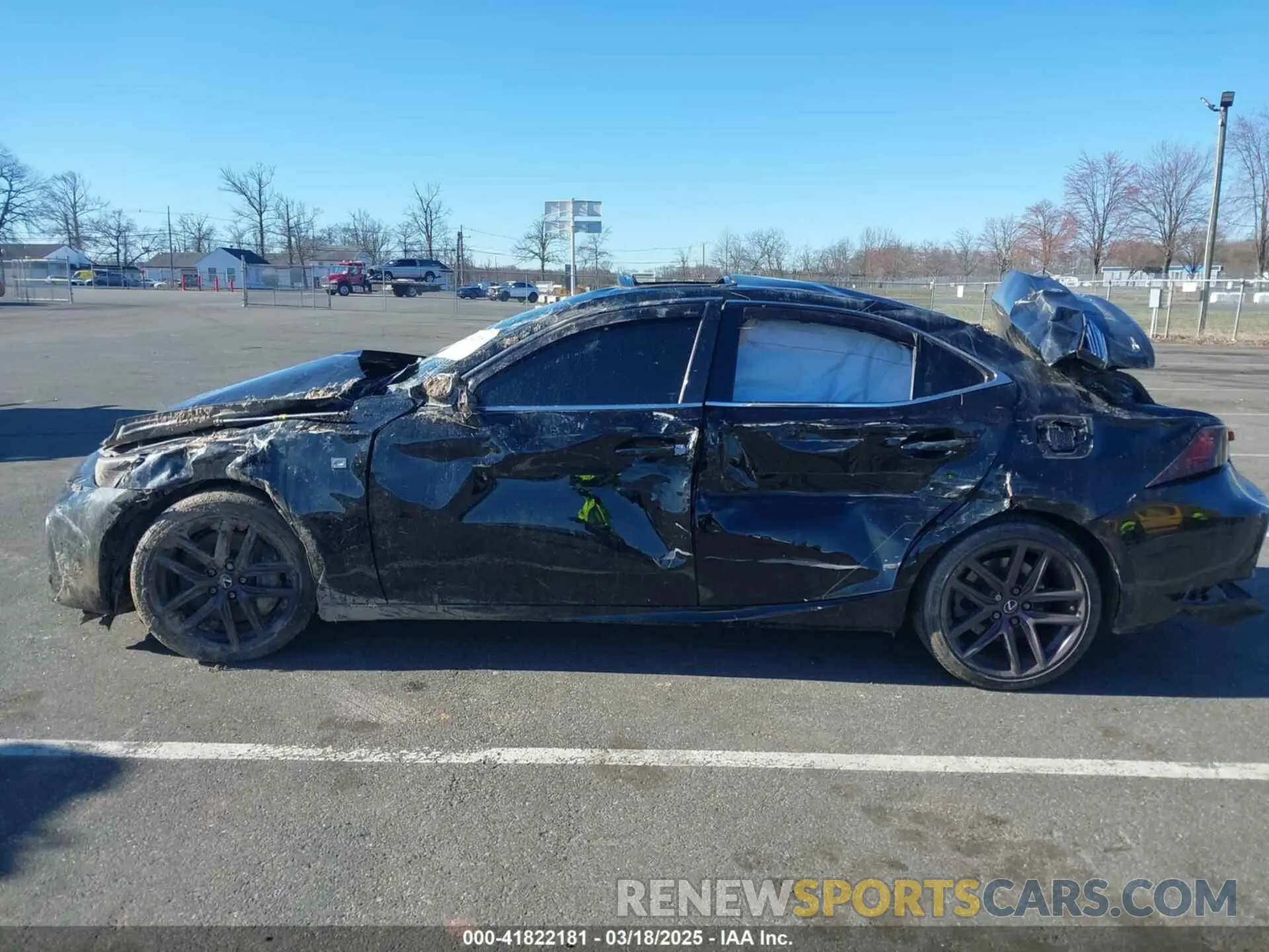 14 fotografías del automóvil dañado JTHG81F23L5042318 LEXUS IS 300 2020