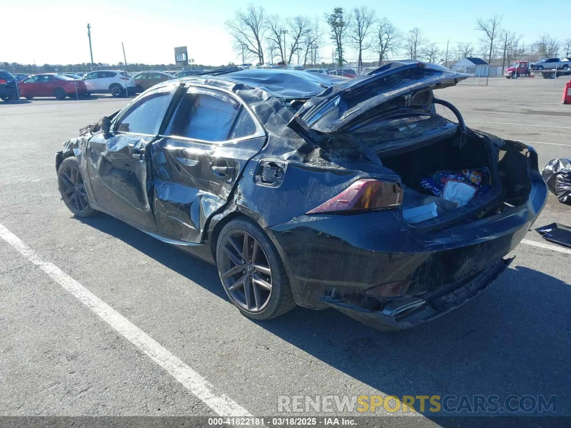 3 fotografías del automóvil dañado JTHG81F23L5042318 LEXUS IS 300 2020