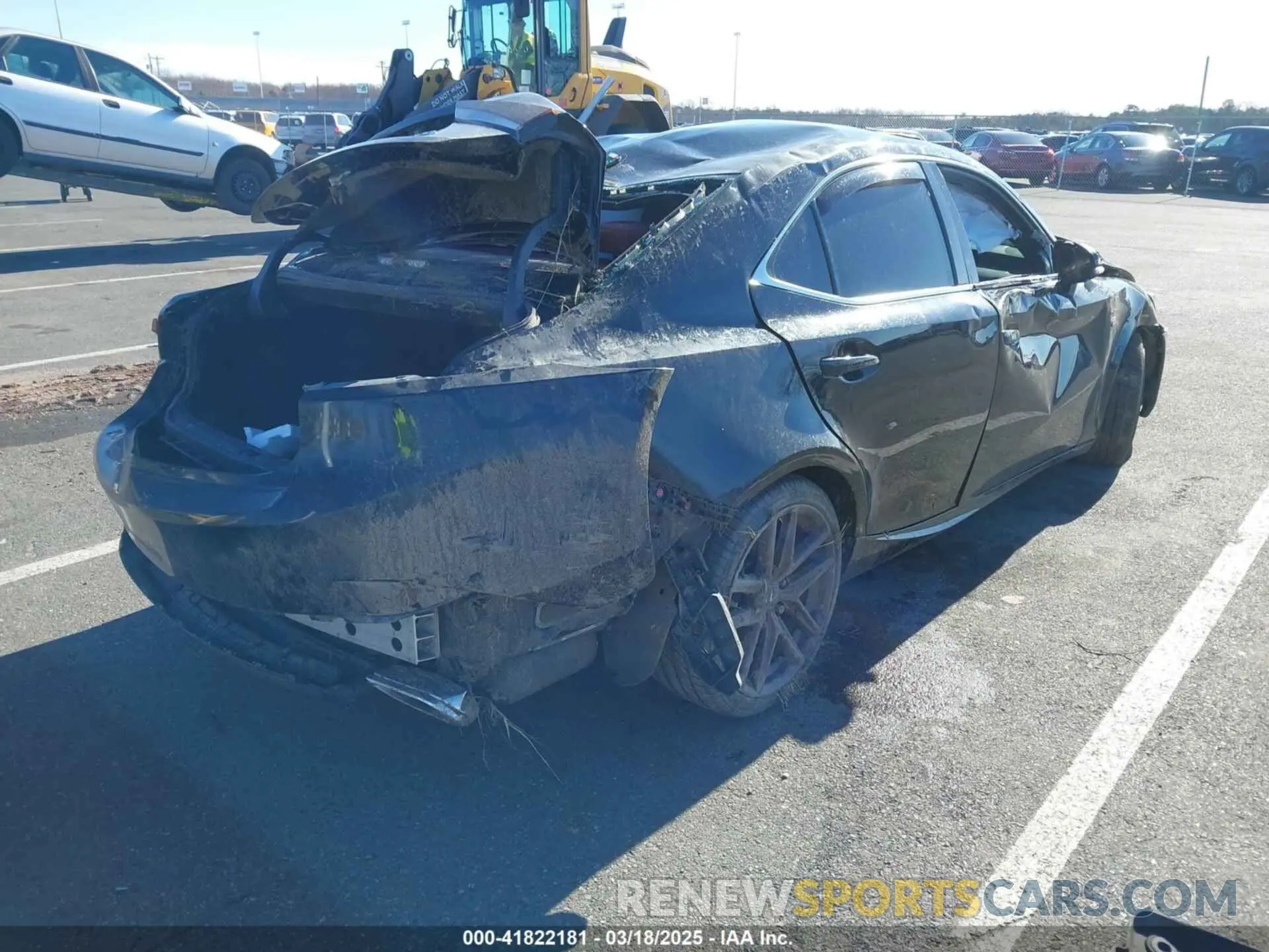 4 fotografías del automóvil dañado JTHG81F23L5042318 LEXUS IS 300 2020