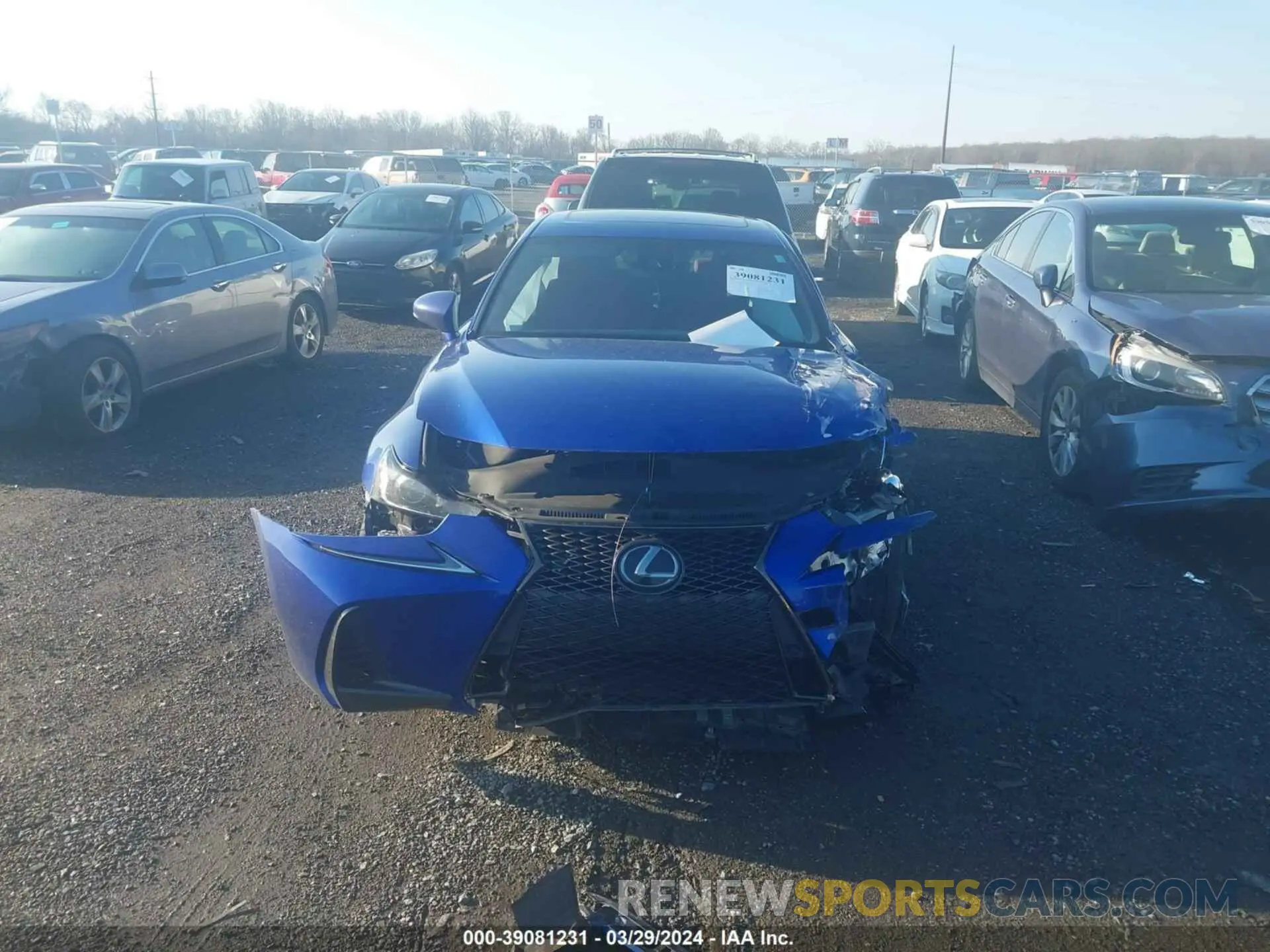 11 fotografías del automóvil dañado JTHG81F24L5041436 LEXUS IS 300 2020