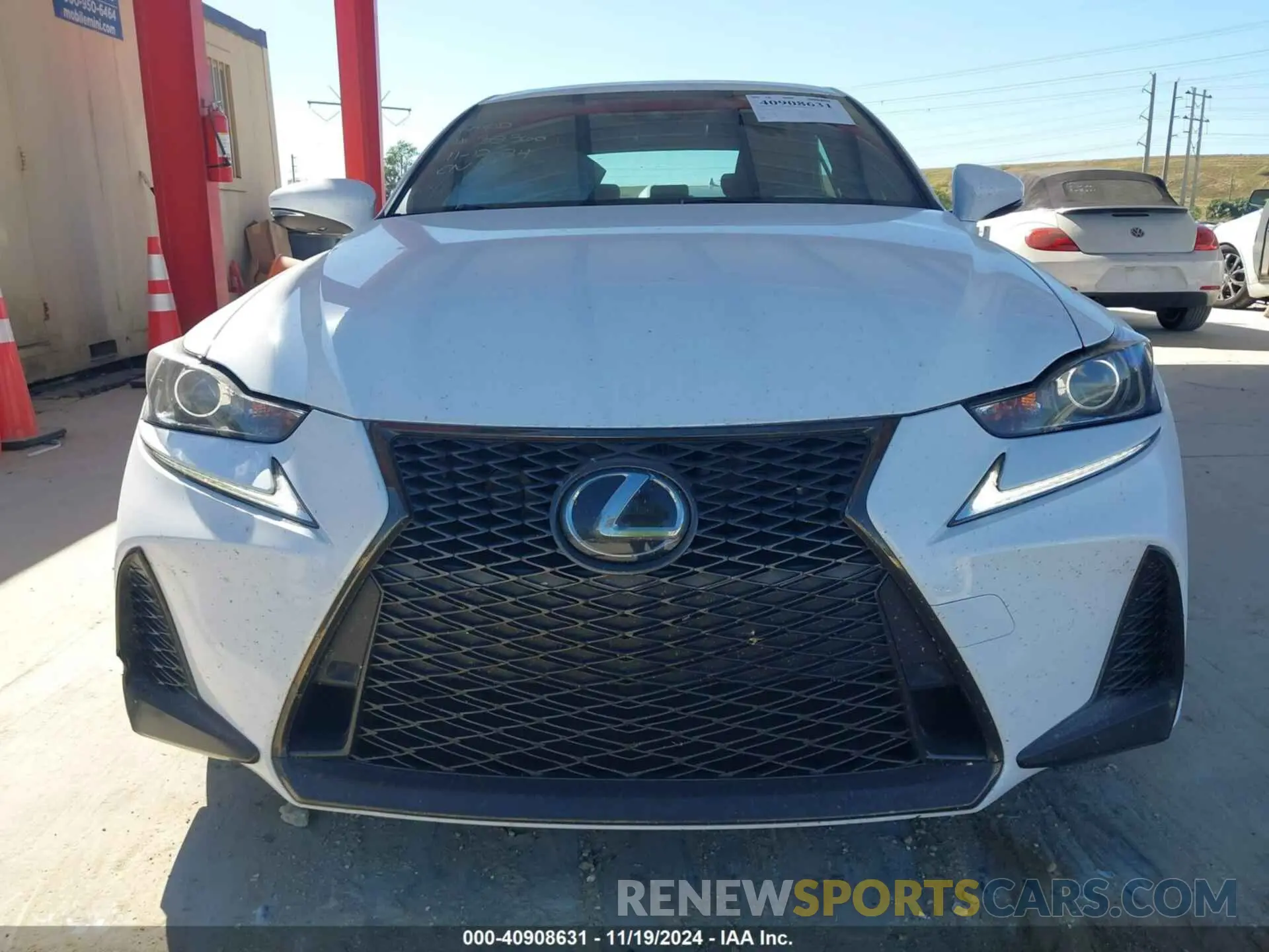 12 fotografías del automóvil dañado JTHGA1D20L5108623 LEXUS IS 300 2020