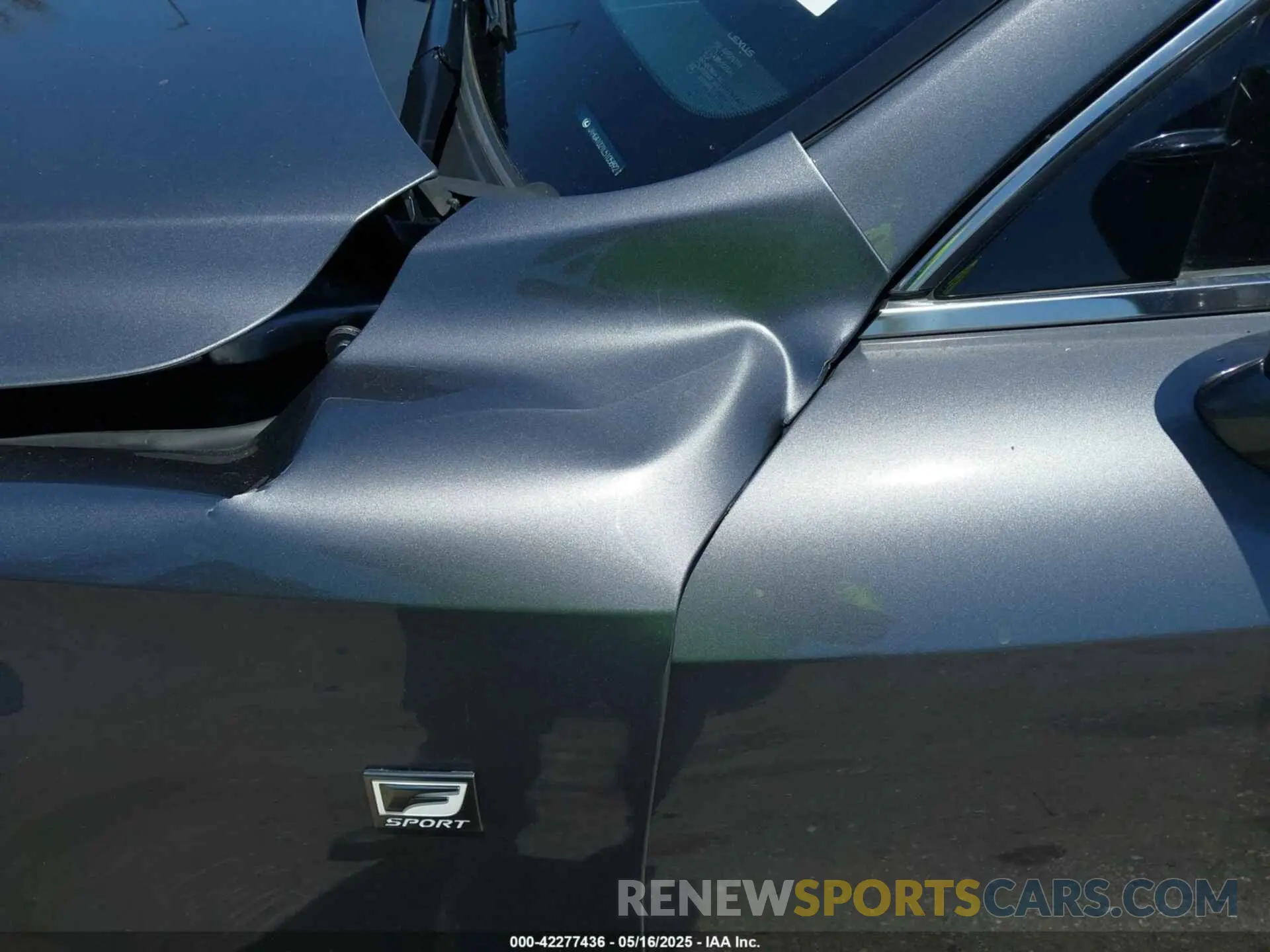 6 fotografías del automóvil dañado JTHGA1D21L5105892 LEXUS IS 300 2020