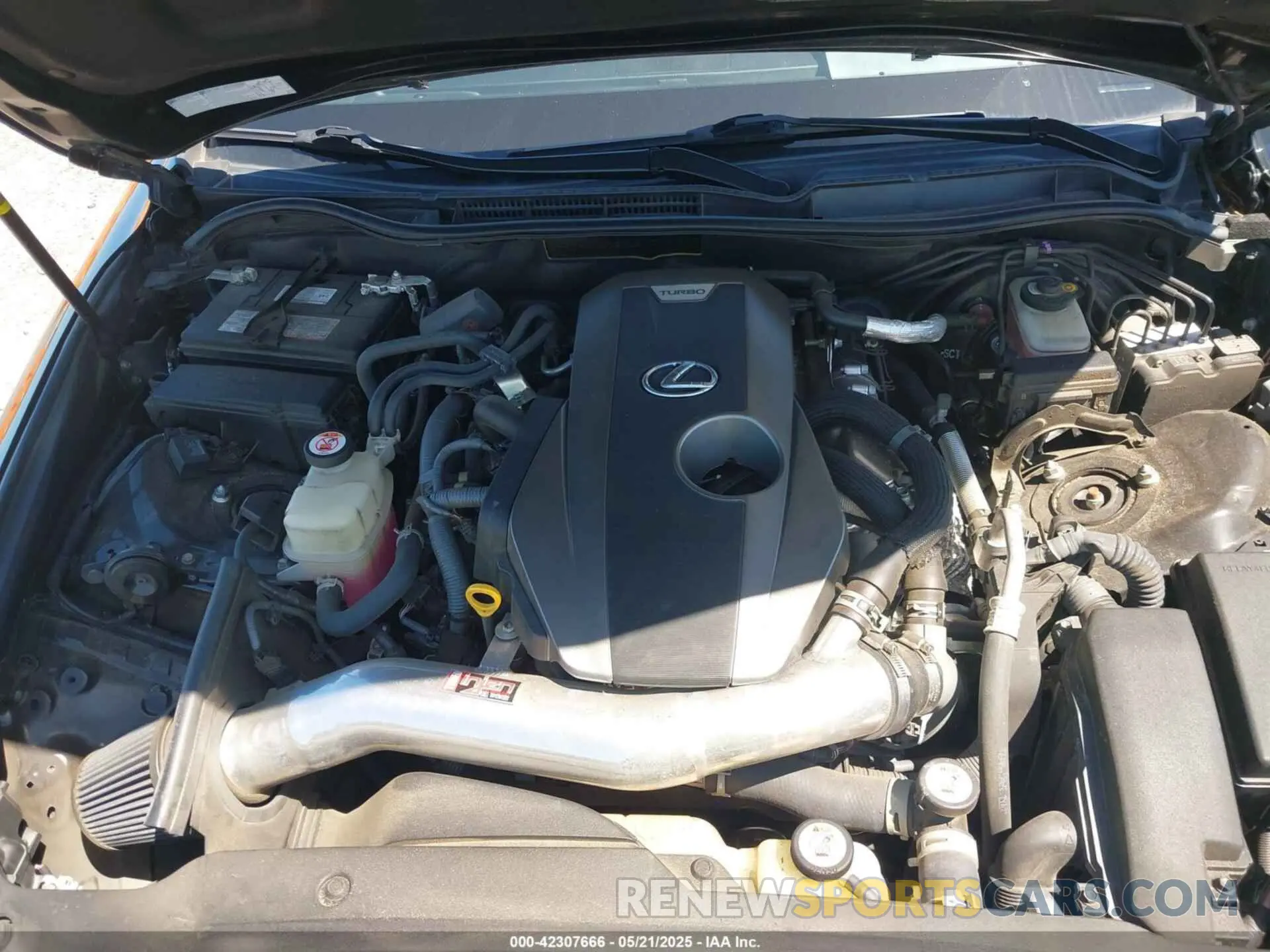 10 fotografías del automóvil dañado JTHGA1D23L5107353 LEXUS IS 300 2020