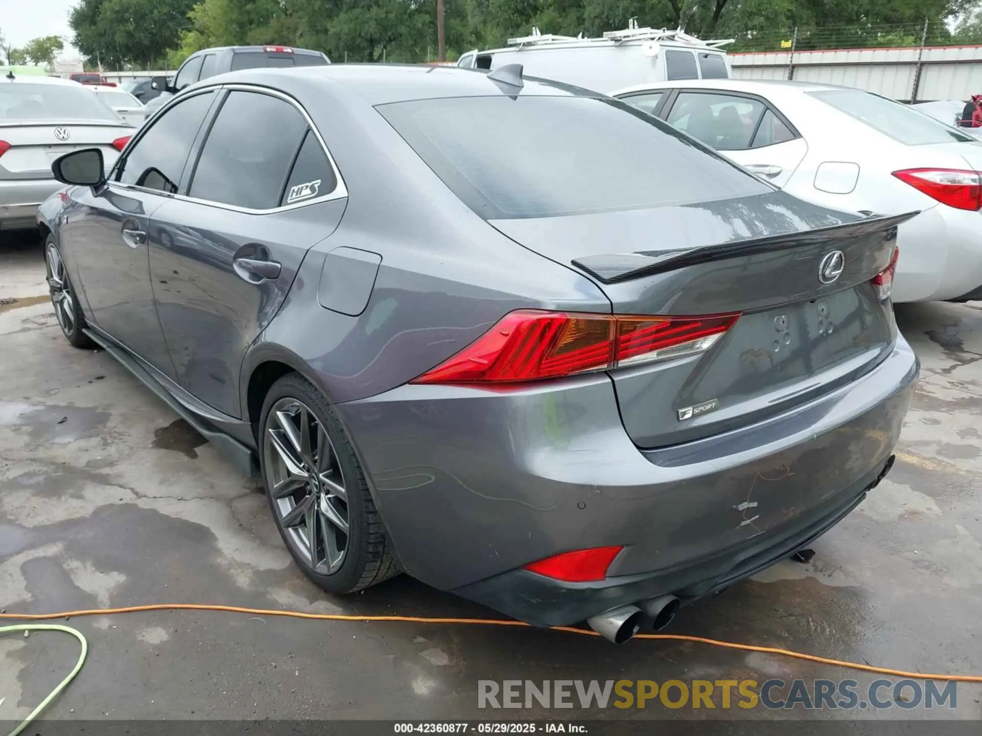 3 fotografías del automóvil dañado JTHGA1D25L5101652 LEXUS IS 300 2020