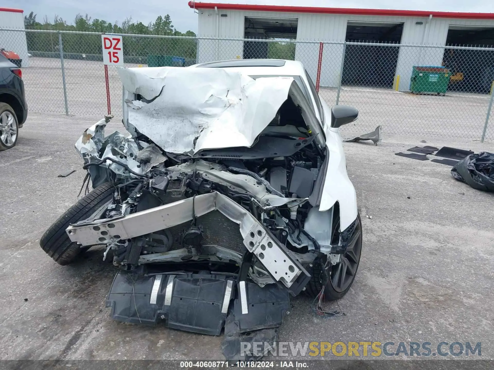 13 fotografías del automóvil dañado JTHGA1D26L5102583 LEXUS IS 300 2020