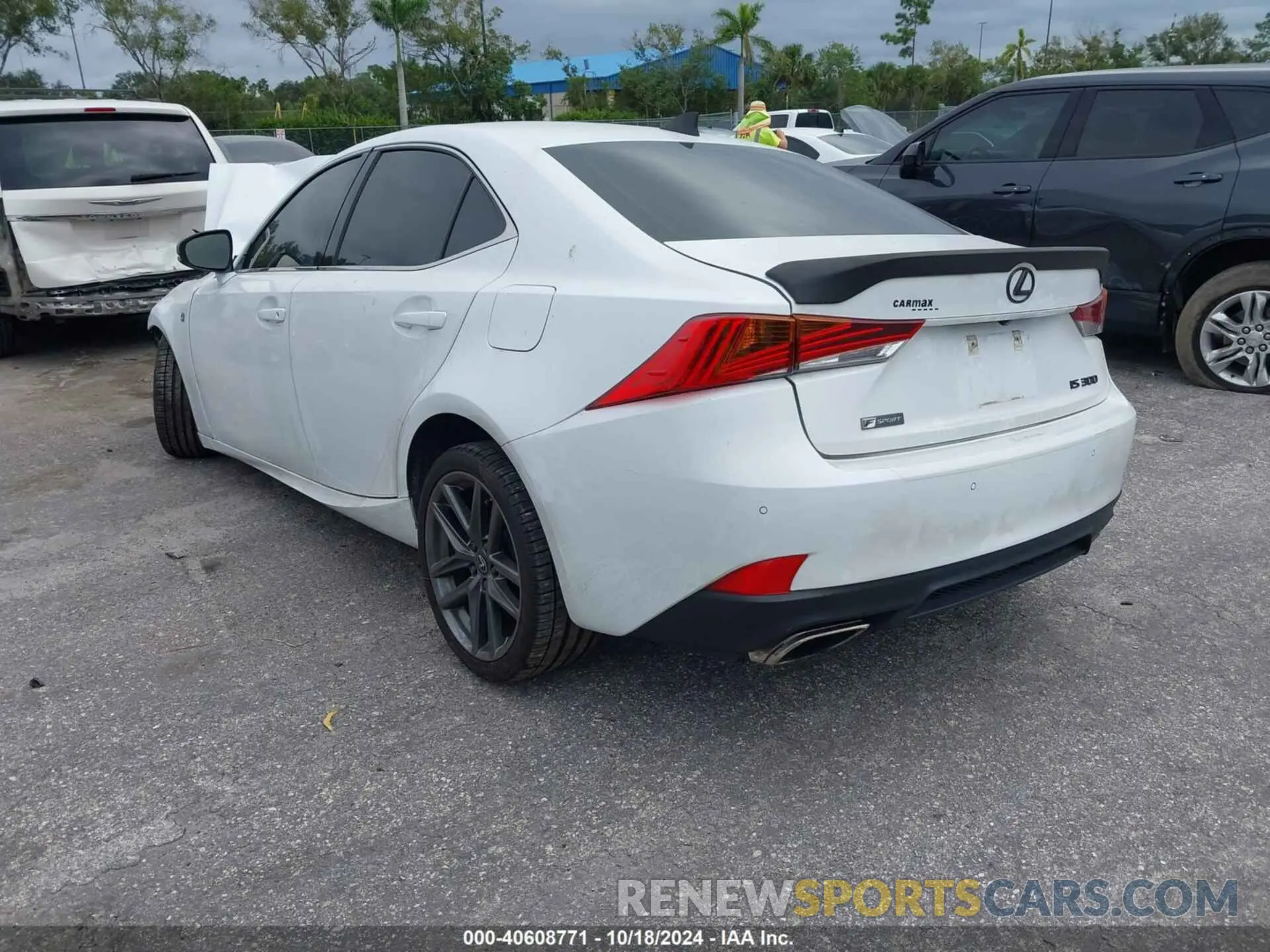 3 fotografías del automóvil dañado JTHGA1D26L5102583 LEXUS IS 300 2020