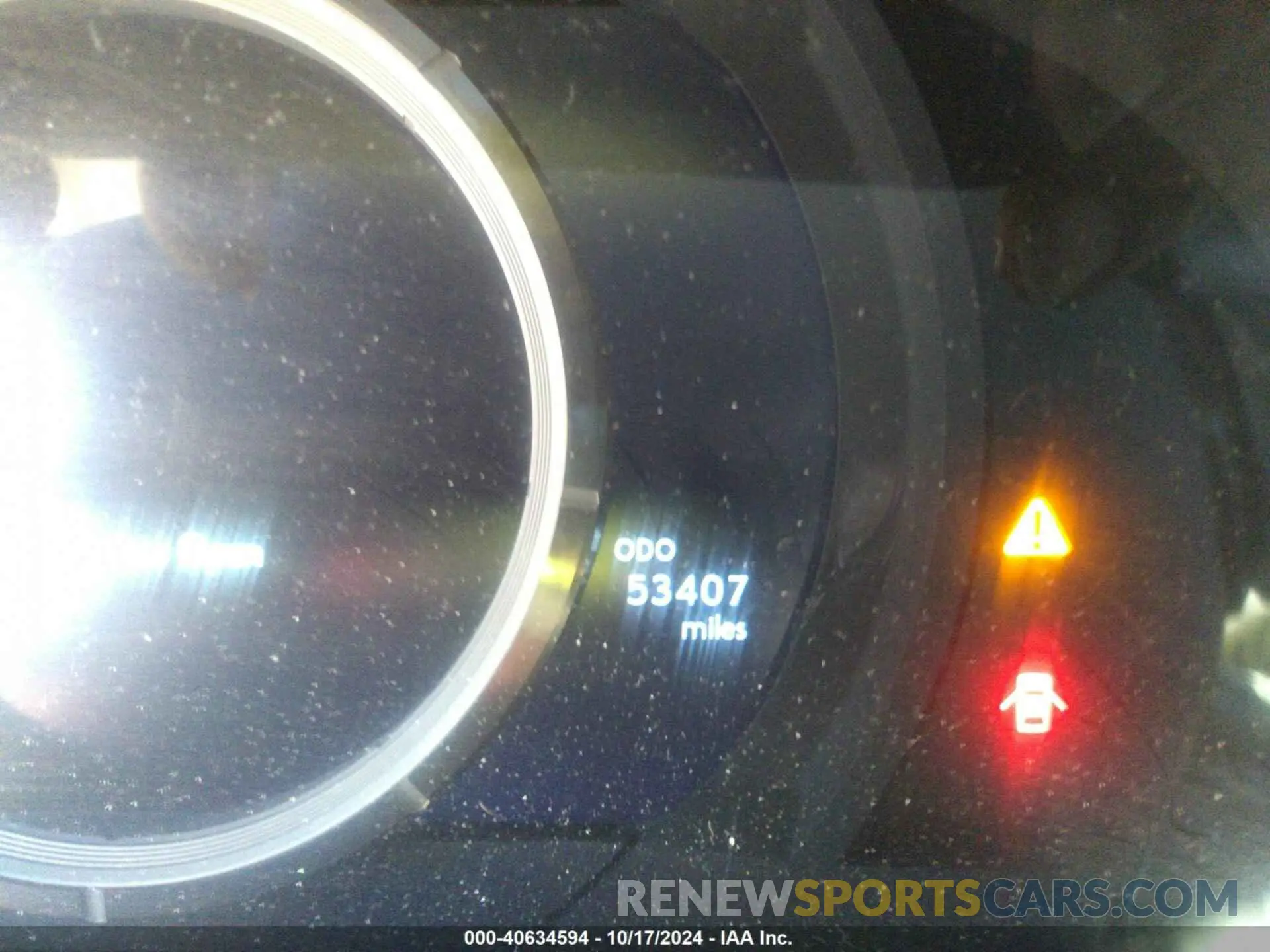 15 fotografías del automóvil dañado JTHGA1D2XL5106670 LEXUS IS 300 2020