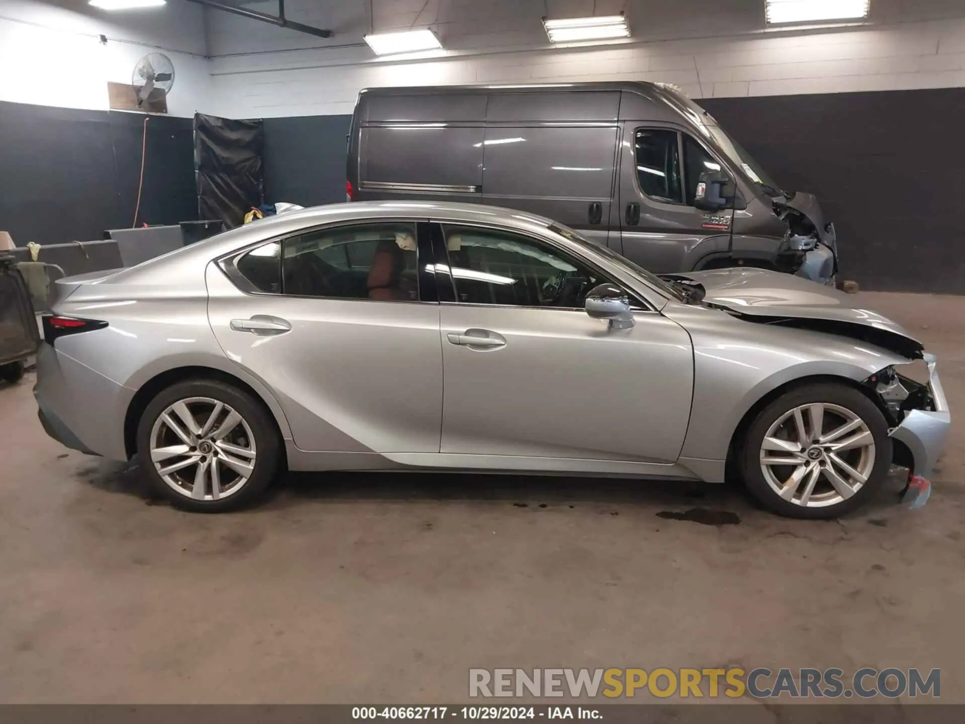 13 fotografías del automóvil dañado JTHA81F26M5043910 LEXUS IS 300 2021