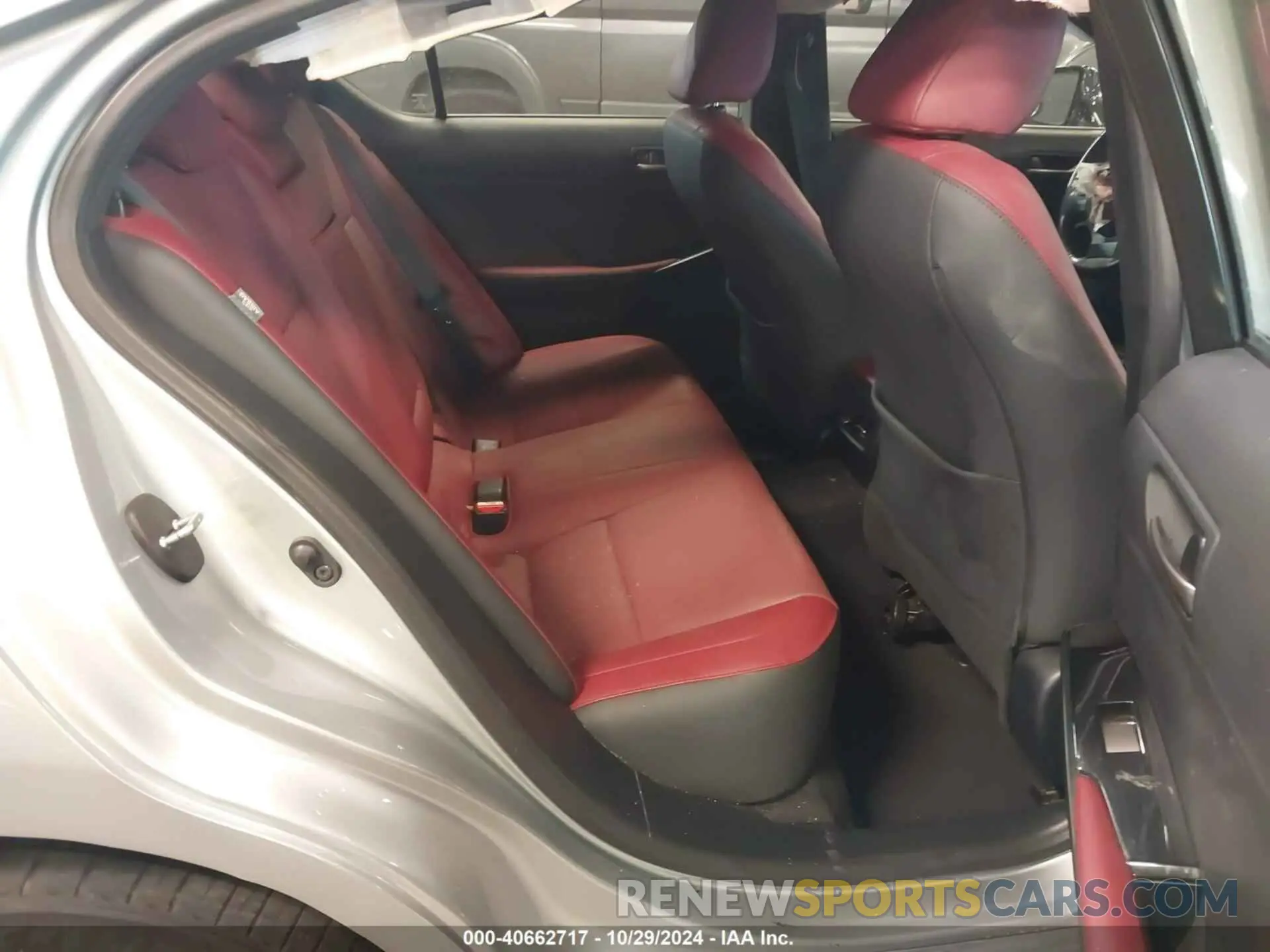 8 fotografías del automóvil dañado JTHA81F26M5043910 LEXUS IS 300 2021
