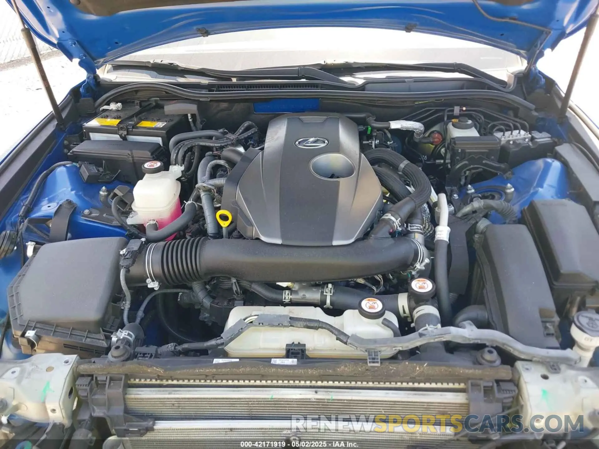 10 fotografías del automóvil dañado JTHAA1D20M5115188 LEXUS IS 300 2021